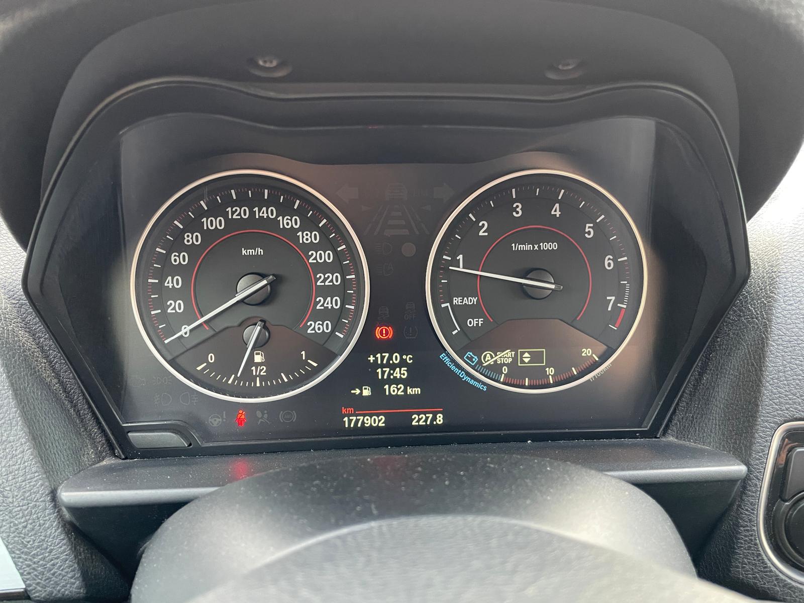 BMW 125i Sport Line-image-8