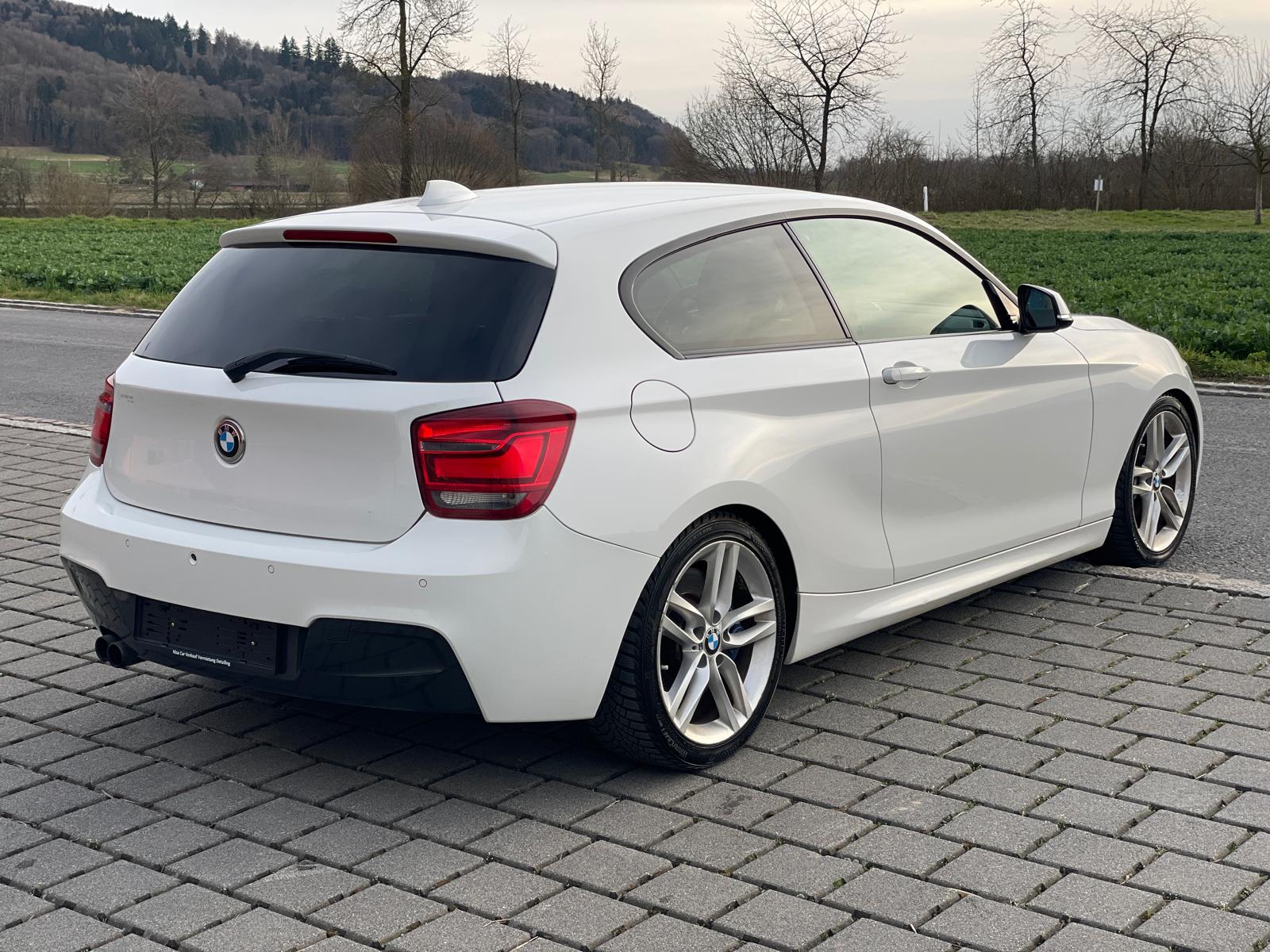 BMW 125i Sport Line-image-3