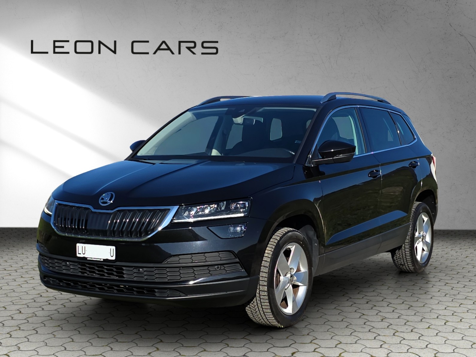 SKODA Karoq 1.6 TDI DSG CR Smile mit AHK