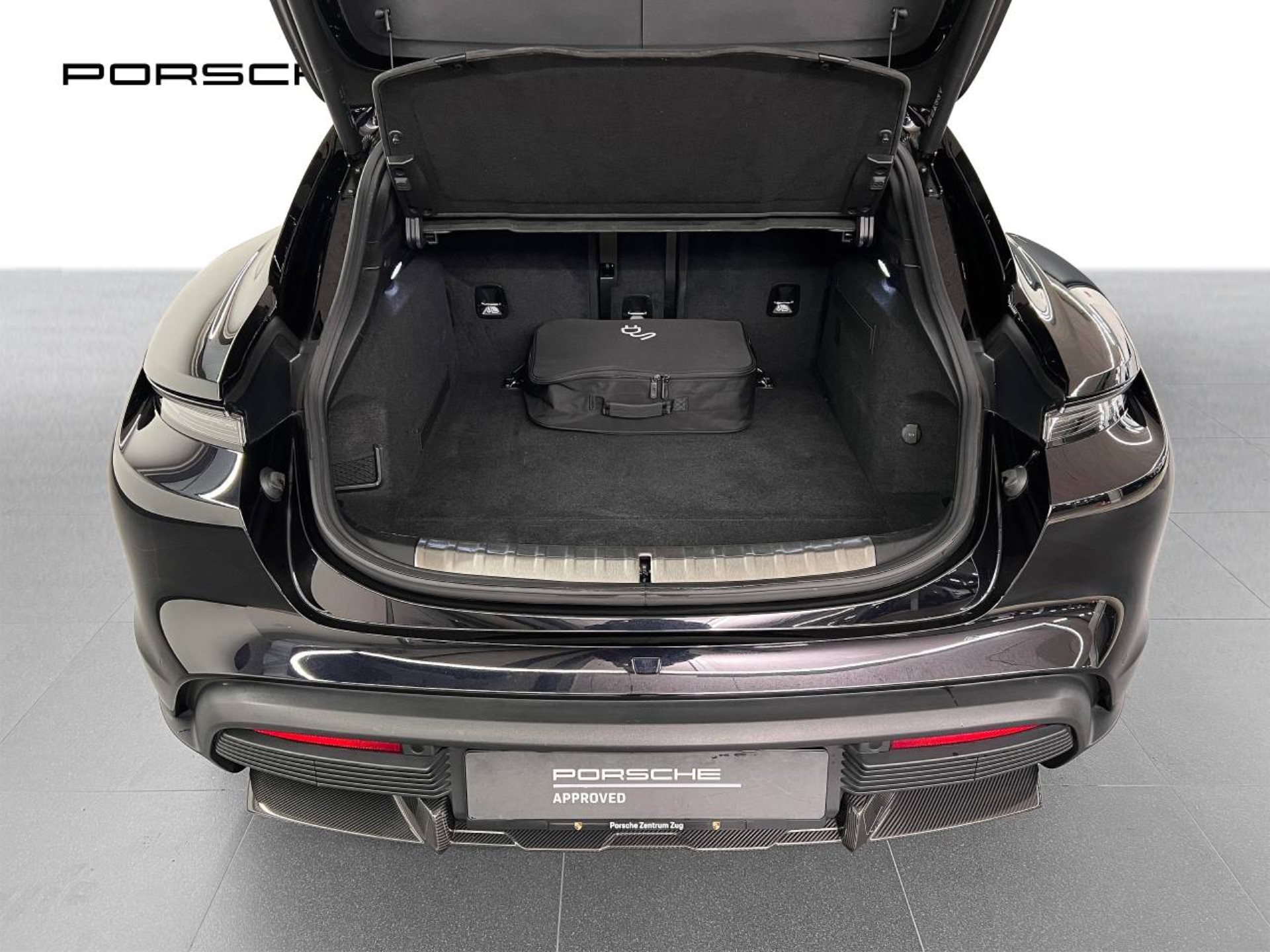 PORSCHE Taycan Turbo S Cross Turismo-image-14