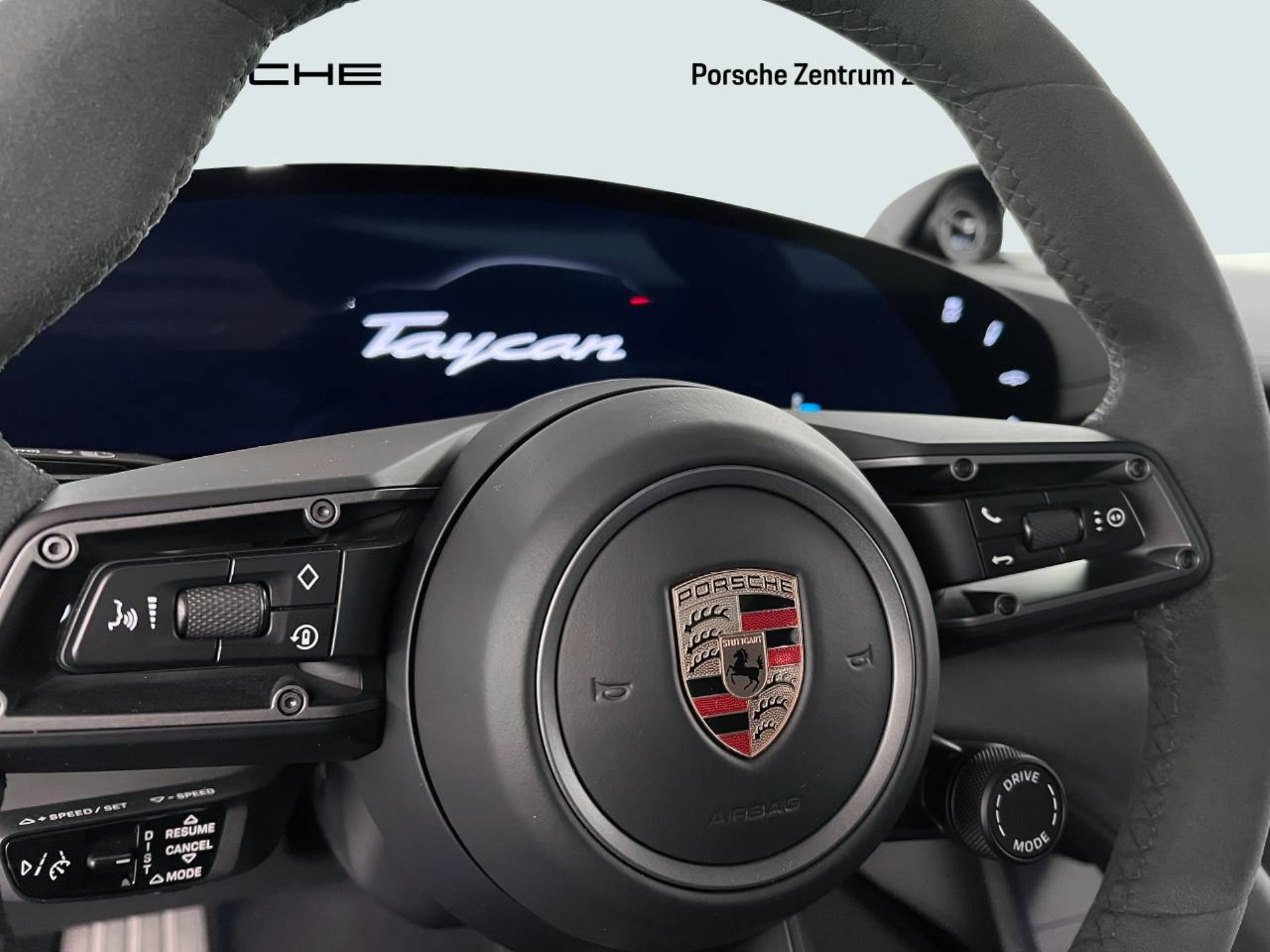 PORSCHE Taycan Turbo S Cross Turismo-image-16