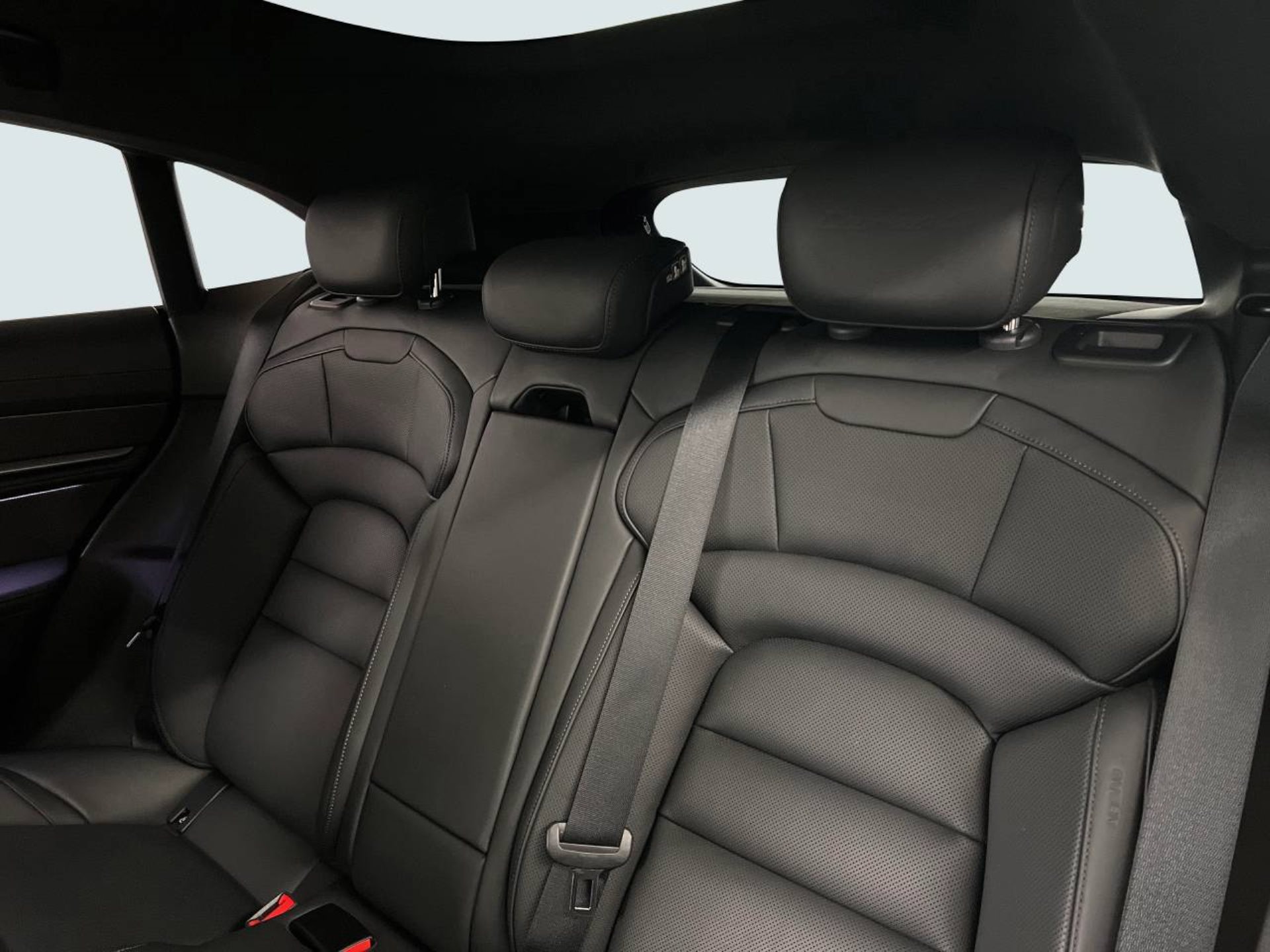 PORSCHE Taycan Turbo S Cross Turismo-image-23