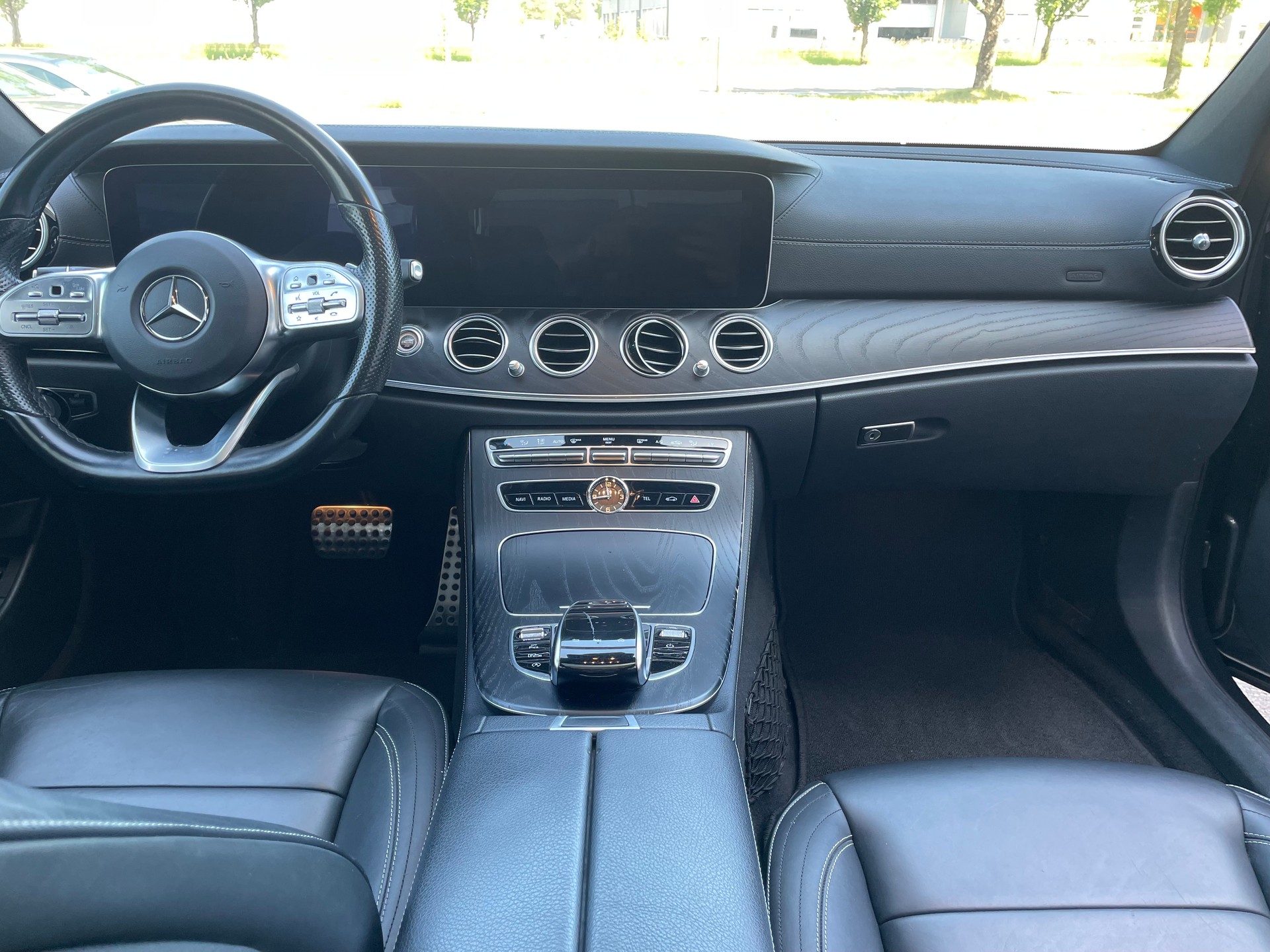 MERCEDES-BENZ E 400 d 4Matic AMG Line 9G-Tronic-image-6