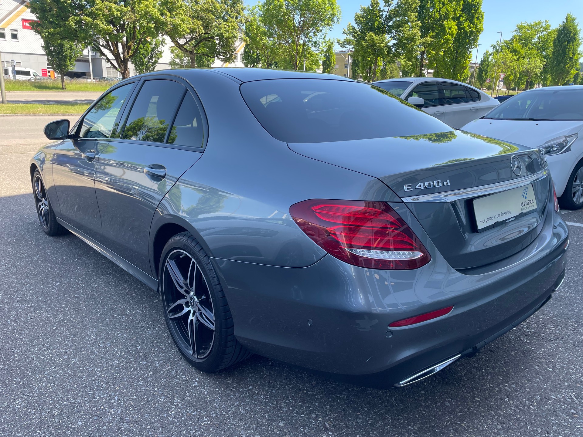 MERCEDES-BENZ E 400 d 4Matic AMG Line 9G-Tronic-image-5