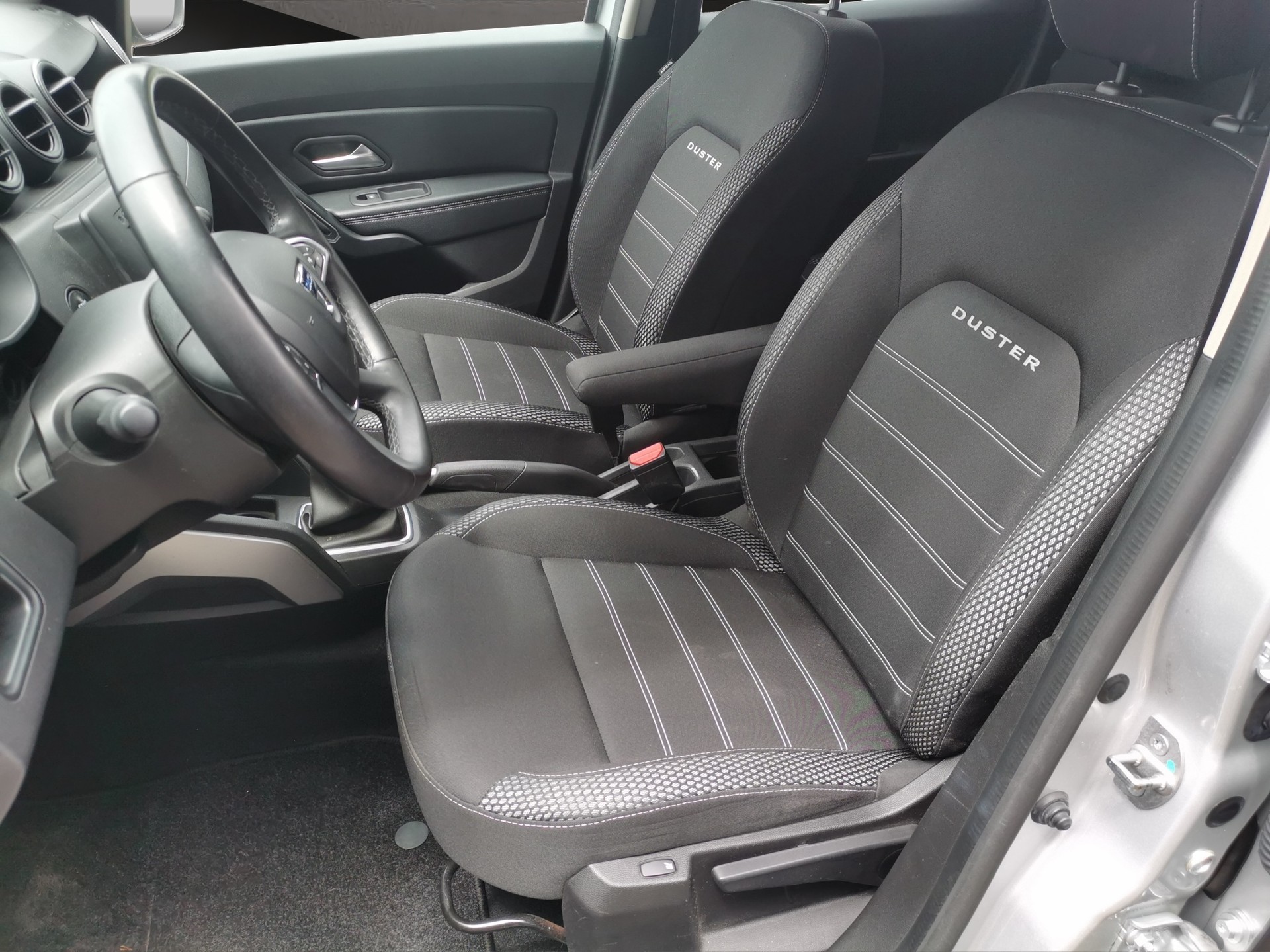 DACIA Duster 1.2 T Prestige 4x4-image-7