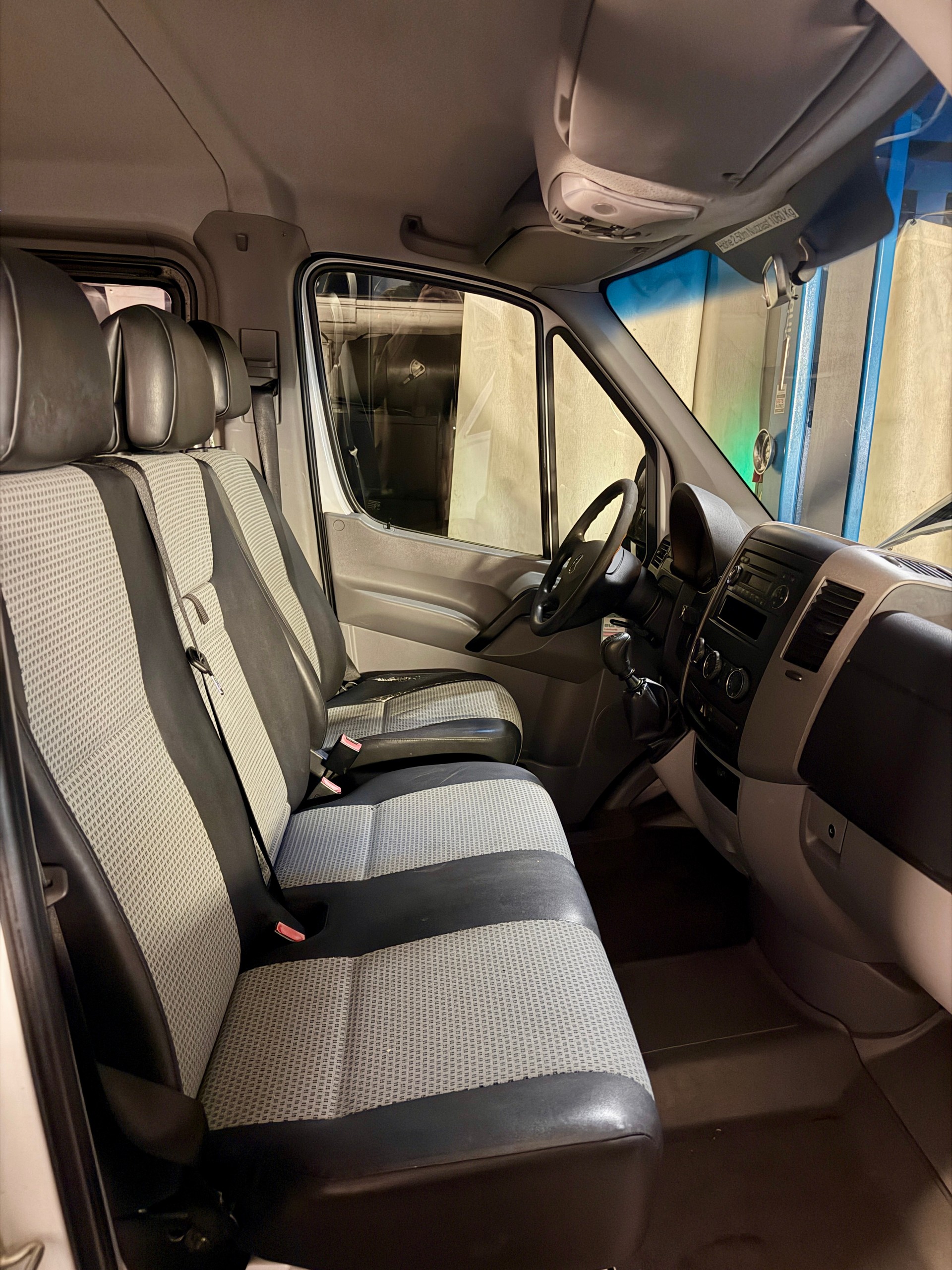 MERCEDES-BENZ Sprinter 211 CDI Kompakt-image-4