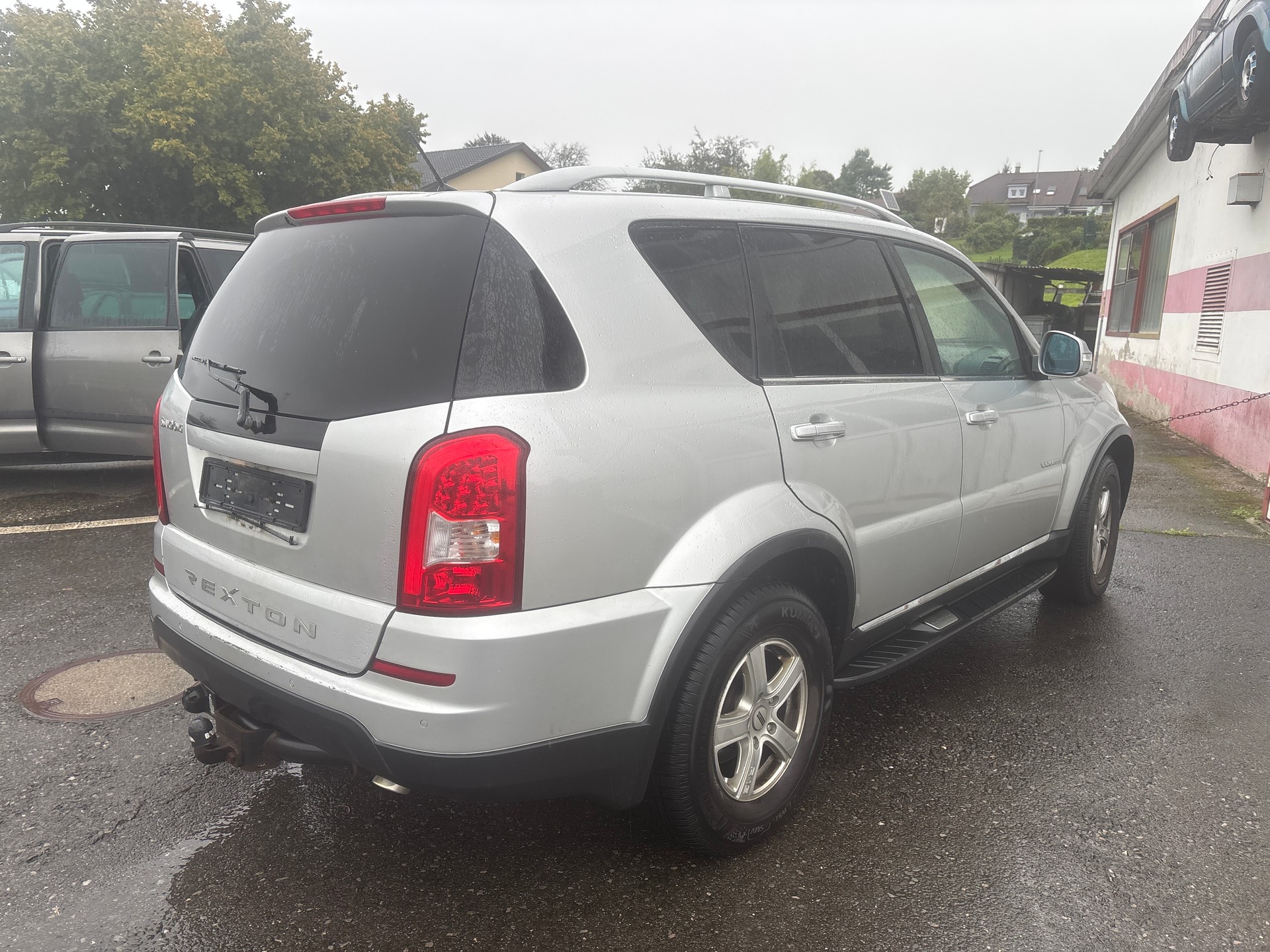 KGM-SsangYong Rexton RX200 e-XDi Quartz 4WD Automatic-image-3