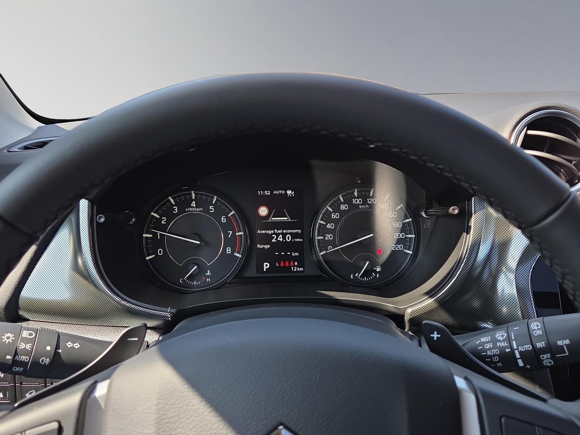 SUZUKI Vitara 1.4 T Compact Top Hybrid 4x4-image-10