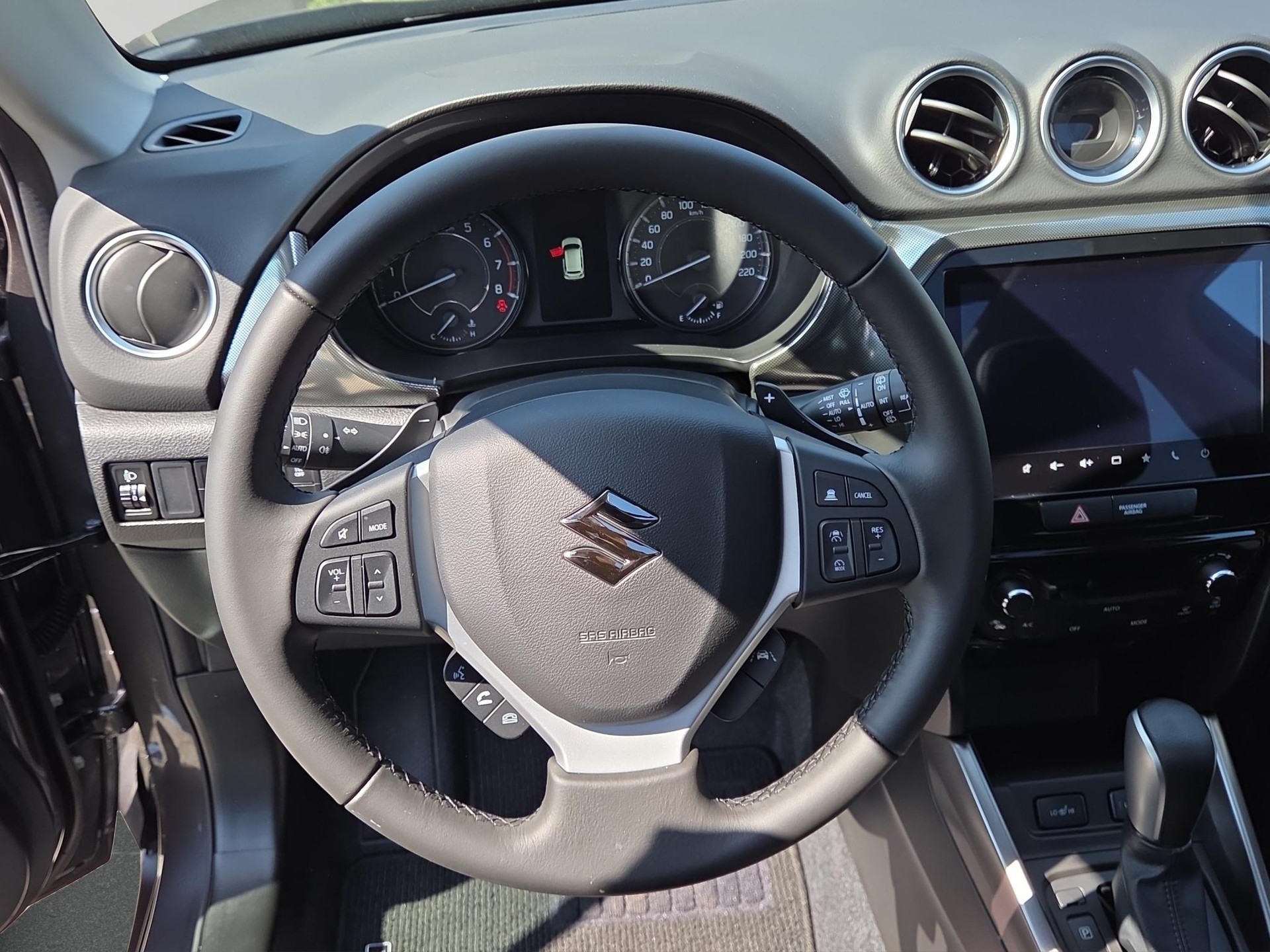 SUZUKI Vitara 1.4 T Compact Top Hybrid 4x4-image-9