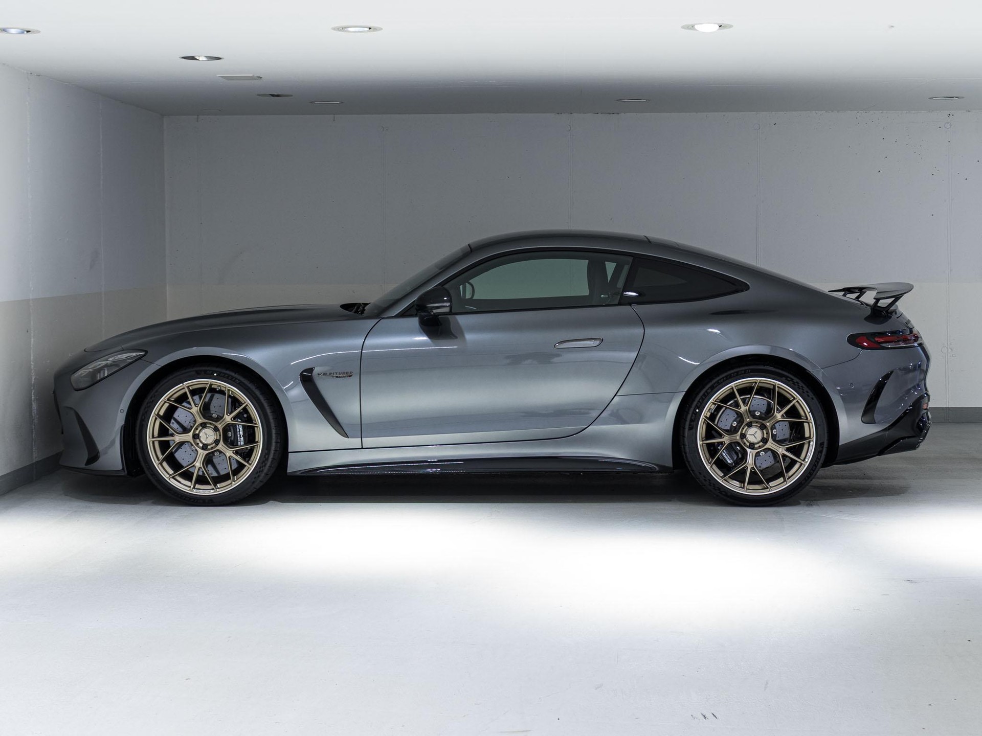 MERCEDES-BENZ AMG GT 63 4MATIC "Executive Edition"-image-4