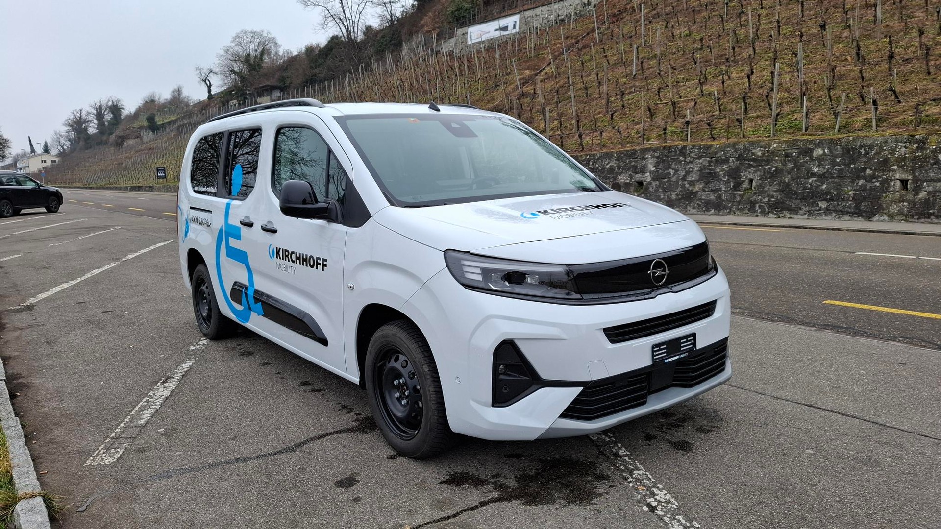 OPEL Combo-e XL GS - inkl. Umbau für Rollstuhltransport-image-10