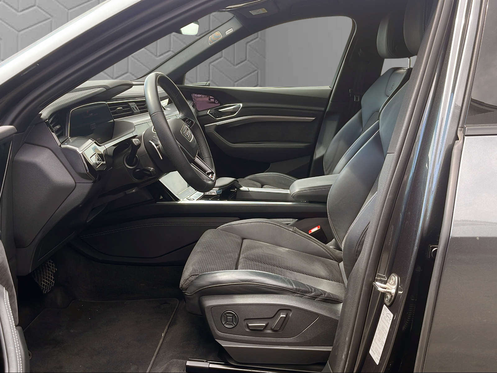 AUDI e-tron 50 Sportback S Line Attraction quattro-image-6