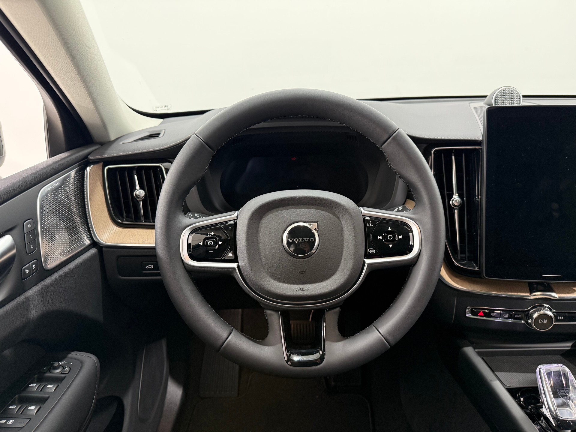 VOLVO XC60 2.0 T6 TE Ultra Bright eA-image-12