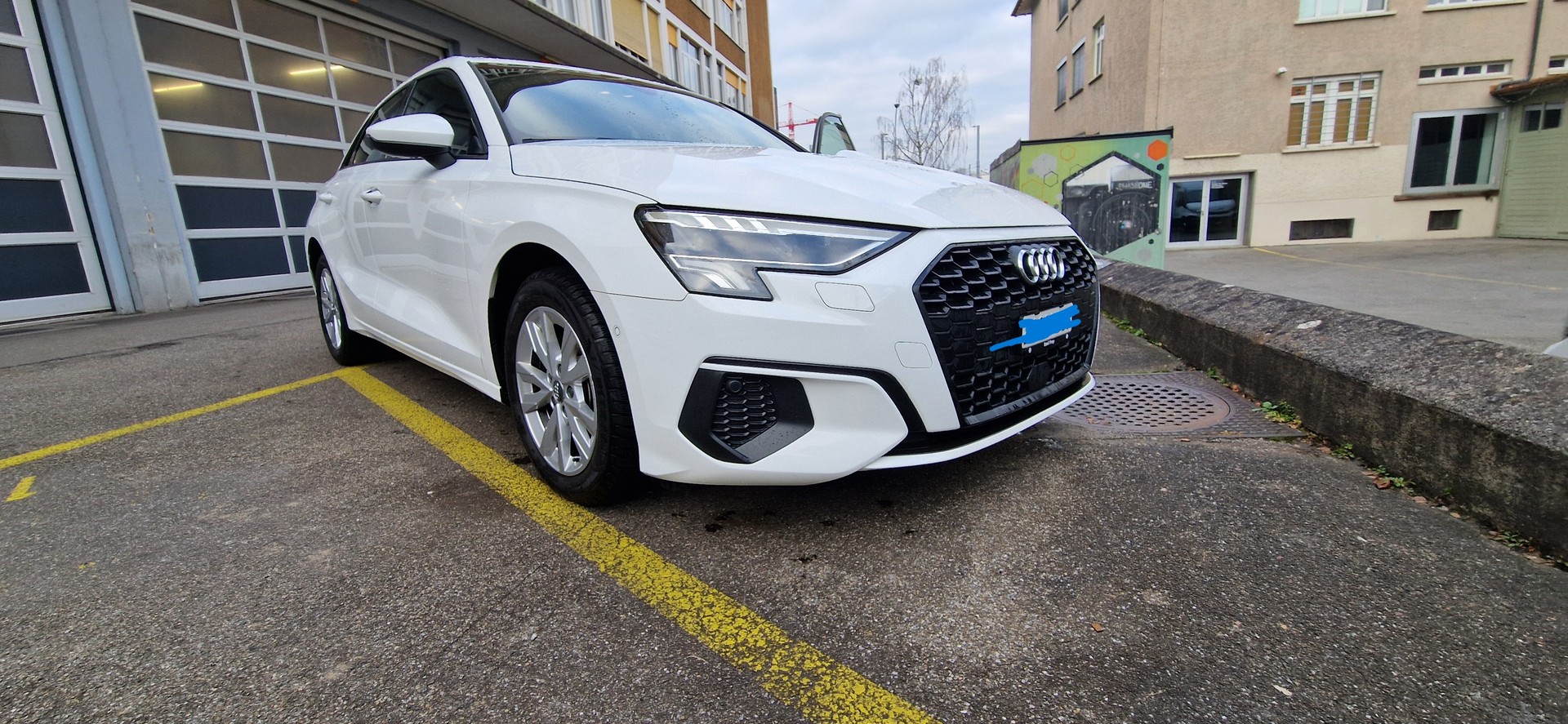 AUDI A3 Sportback 35 TFSI Attraction S-tronic-image-1