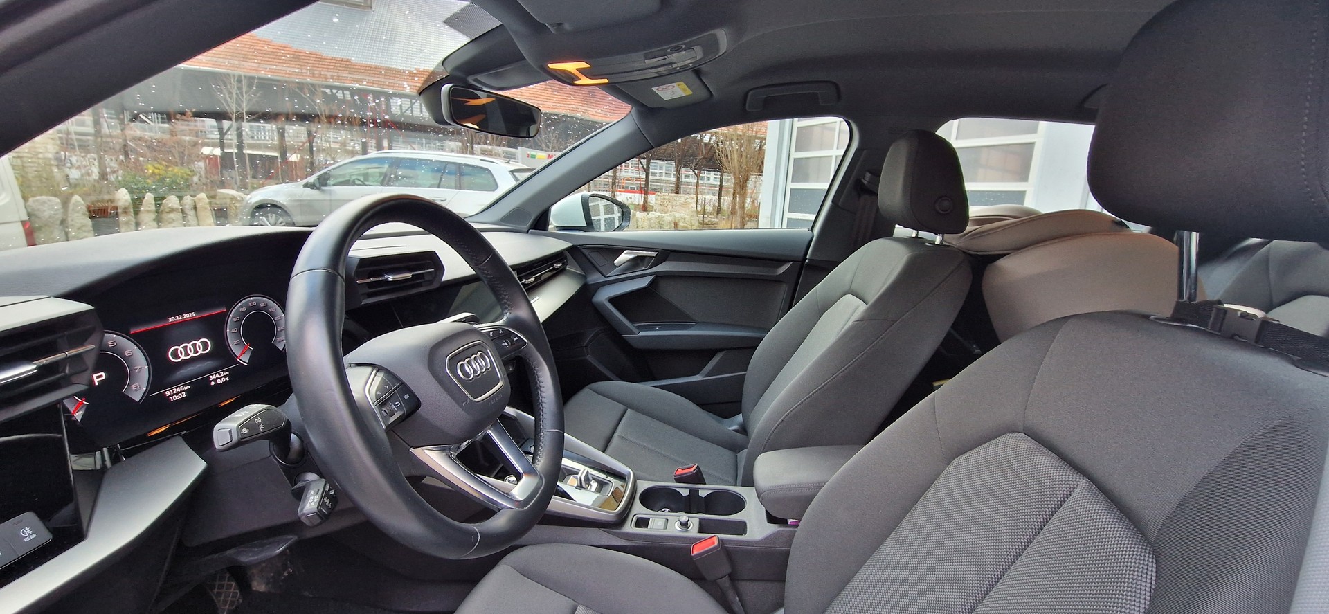 AUDI A3 Sportback 35 TFSI Attraction S-tronic-image-5