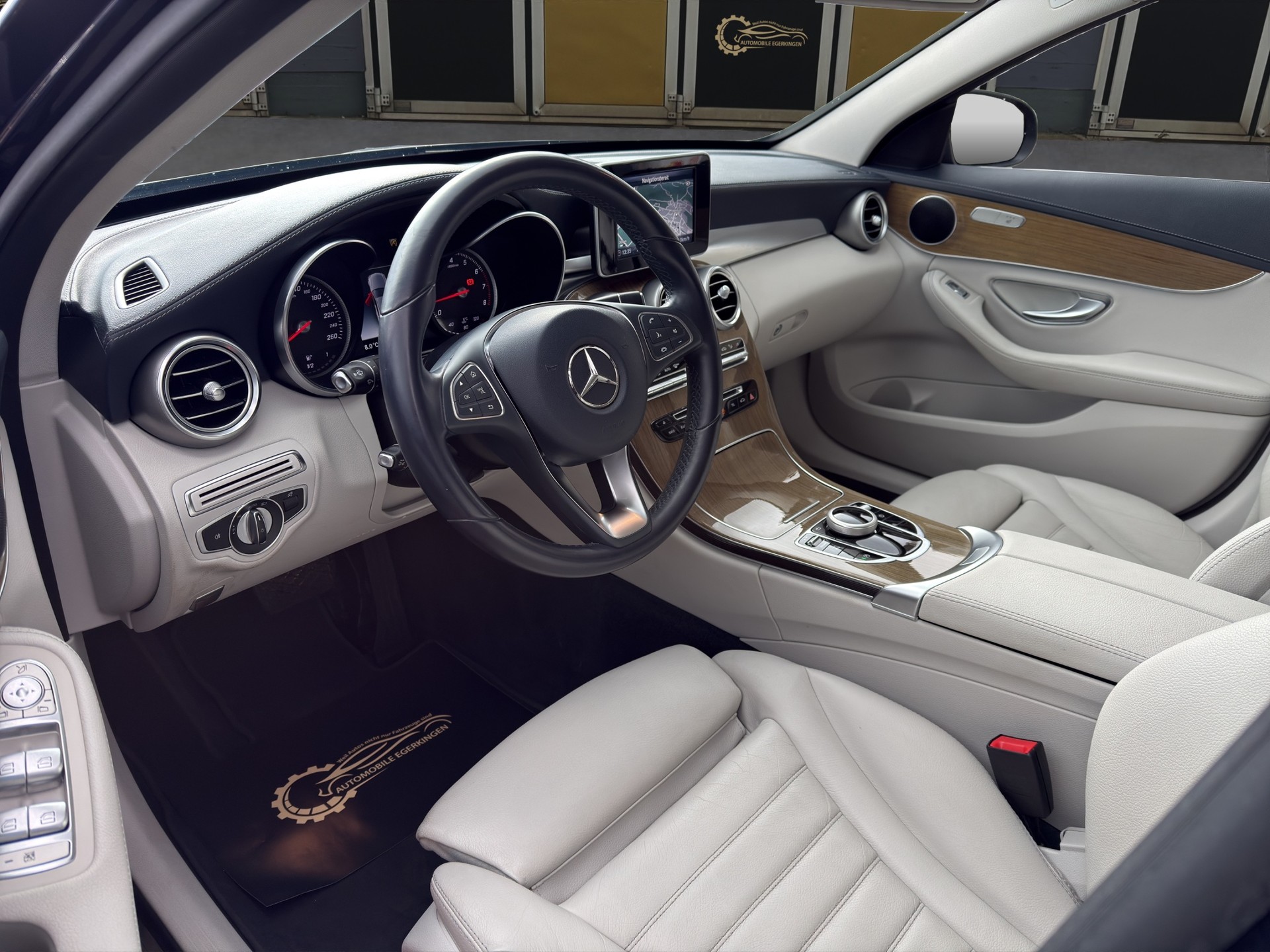 MERCEDES-BENZ C 250 Avantgarde-image-8