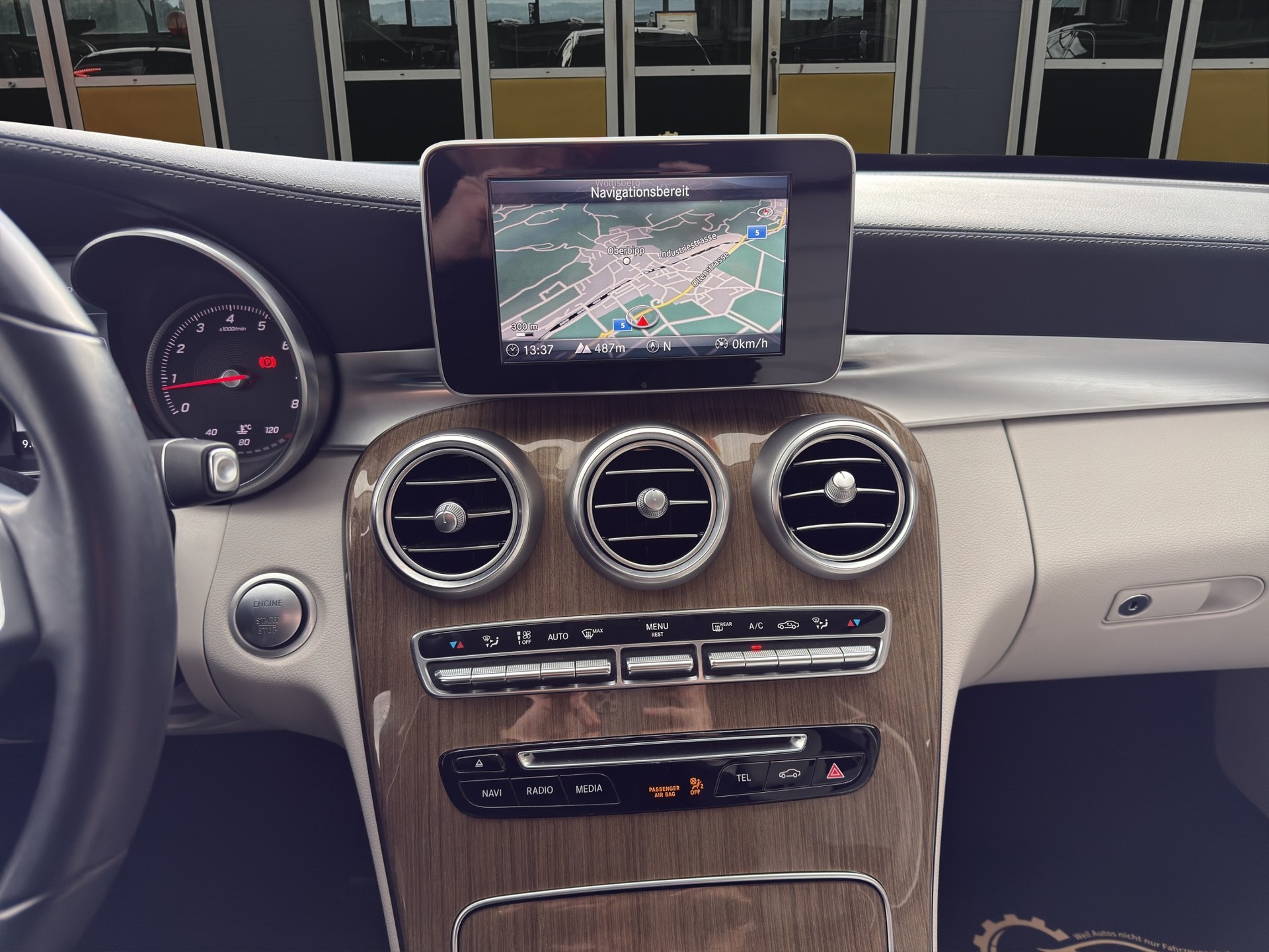 MERCEDES-BENZ C 250 Avantgarde-image-14