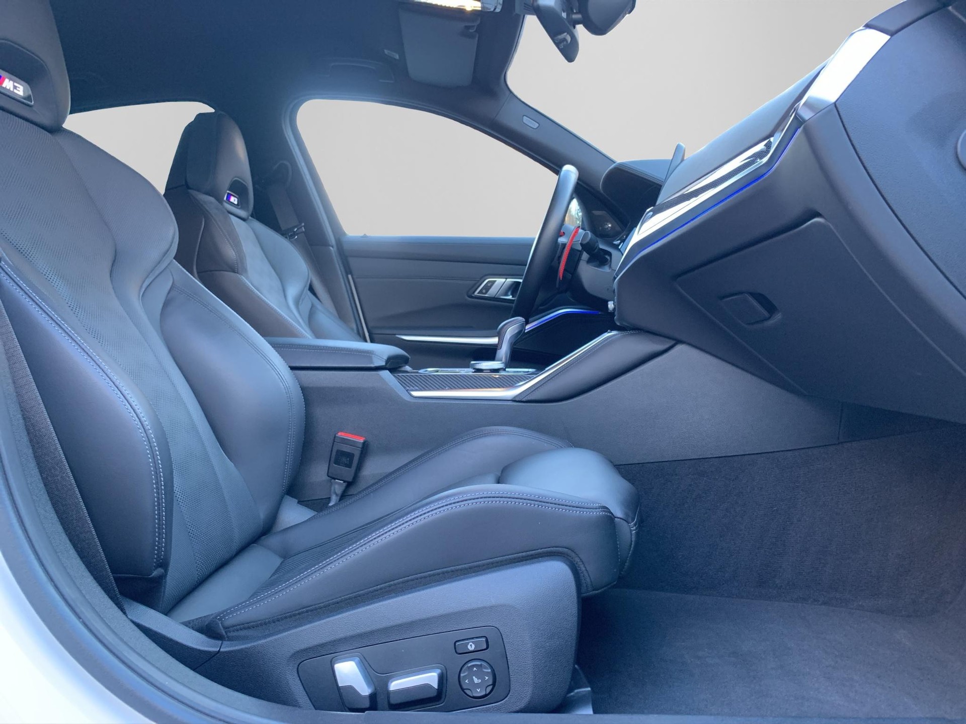 BMW M3 Competition M xDrive-image-12