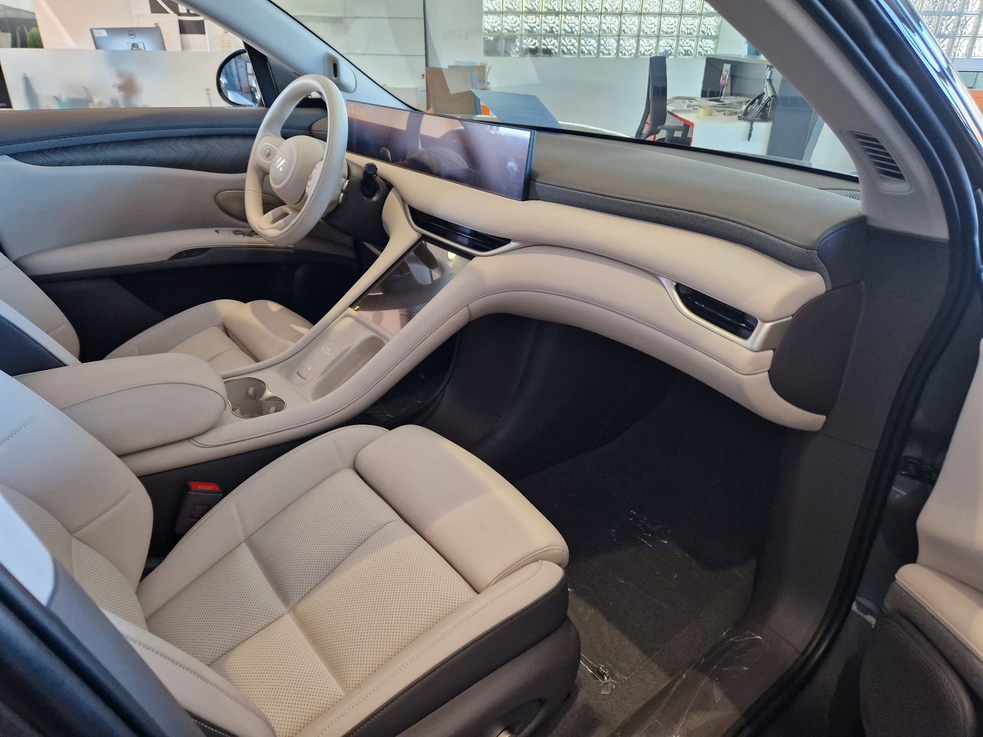 MG IM6 EV 100kWh Performance 21"-image-7