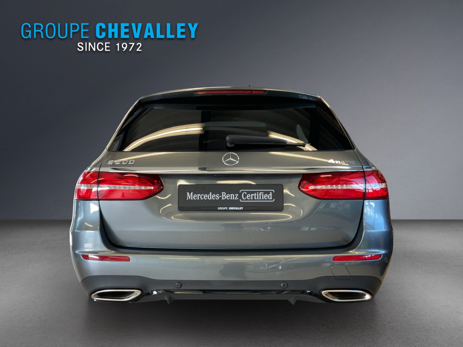 MERCEDES-BENZ E 200 AMG Line 4 Matic-image-4