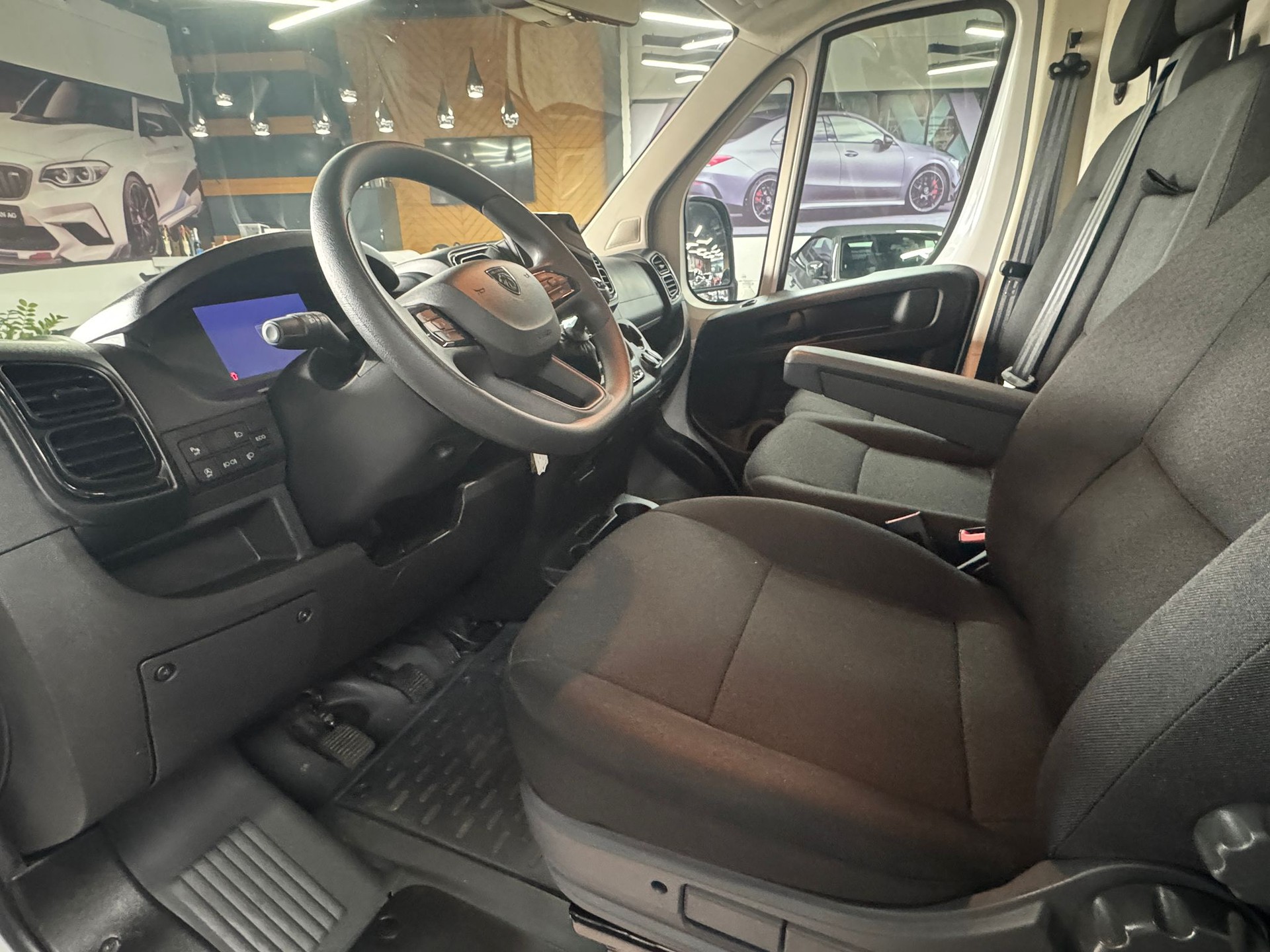 PEUGEOT Boxer 2.2 HDI 435 L3H2-image-9