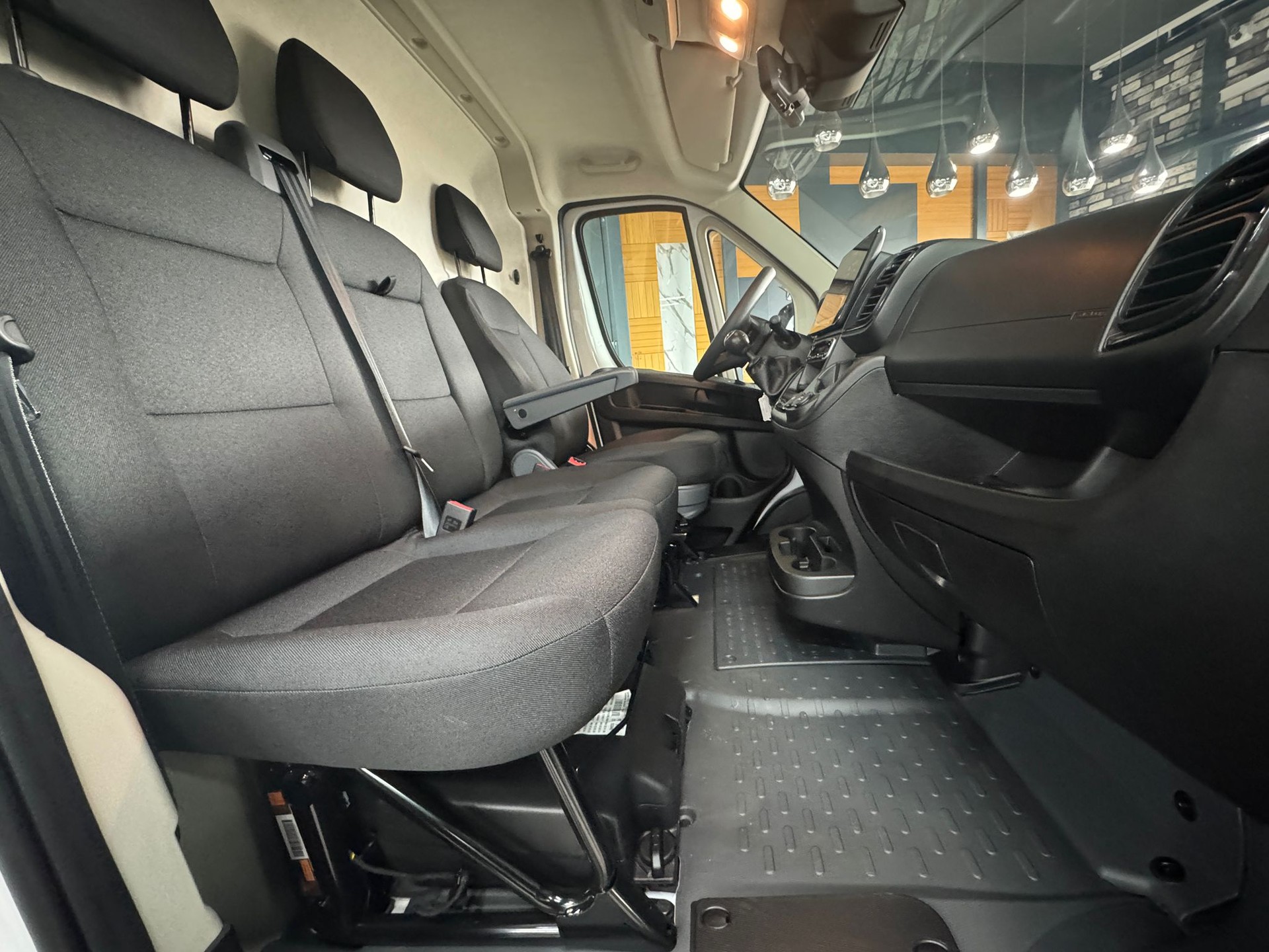PEUGEOT Boxer 2.2 HDI 435 L3H2-image-13