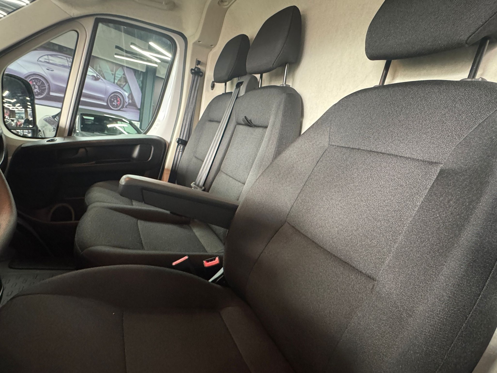 PEUGEOT Boxer 2.2 HDI 435 L3H2-image-10