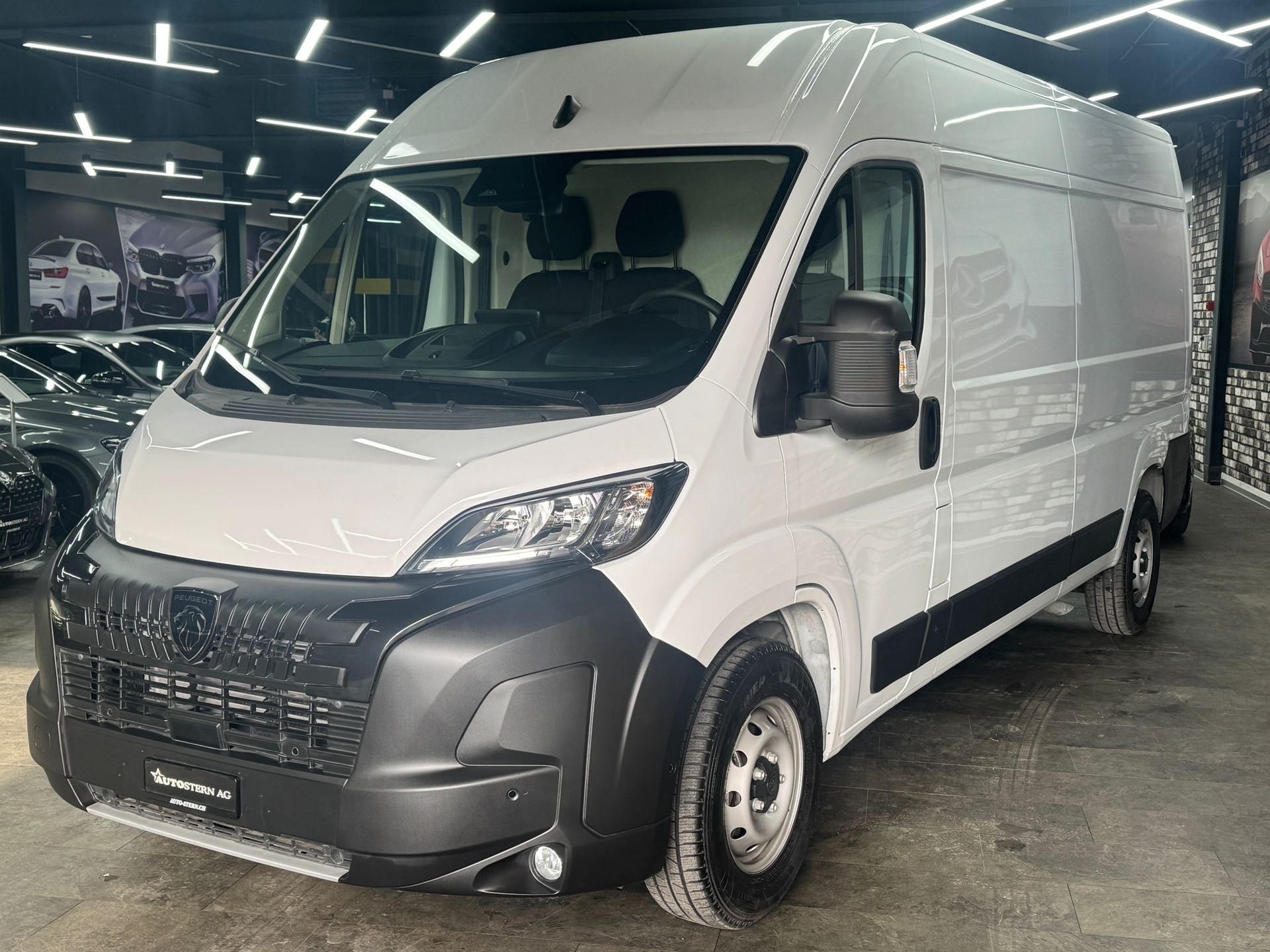 PEUGEOT Boxer 2.2 HDI 435 L3H2-image-0