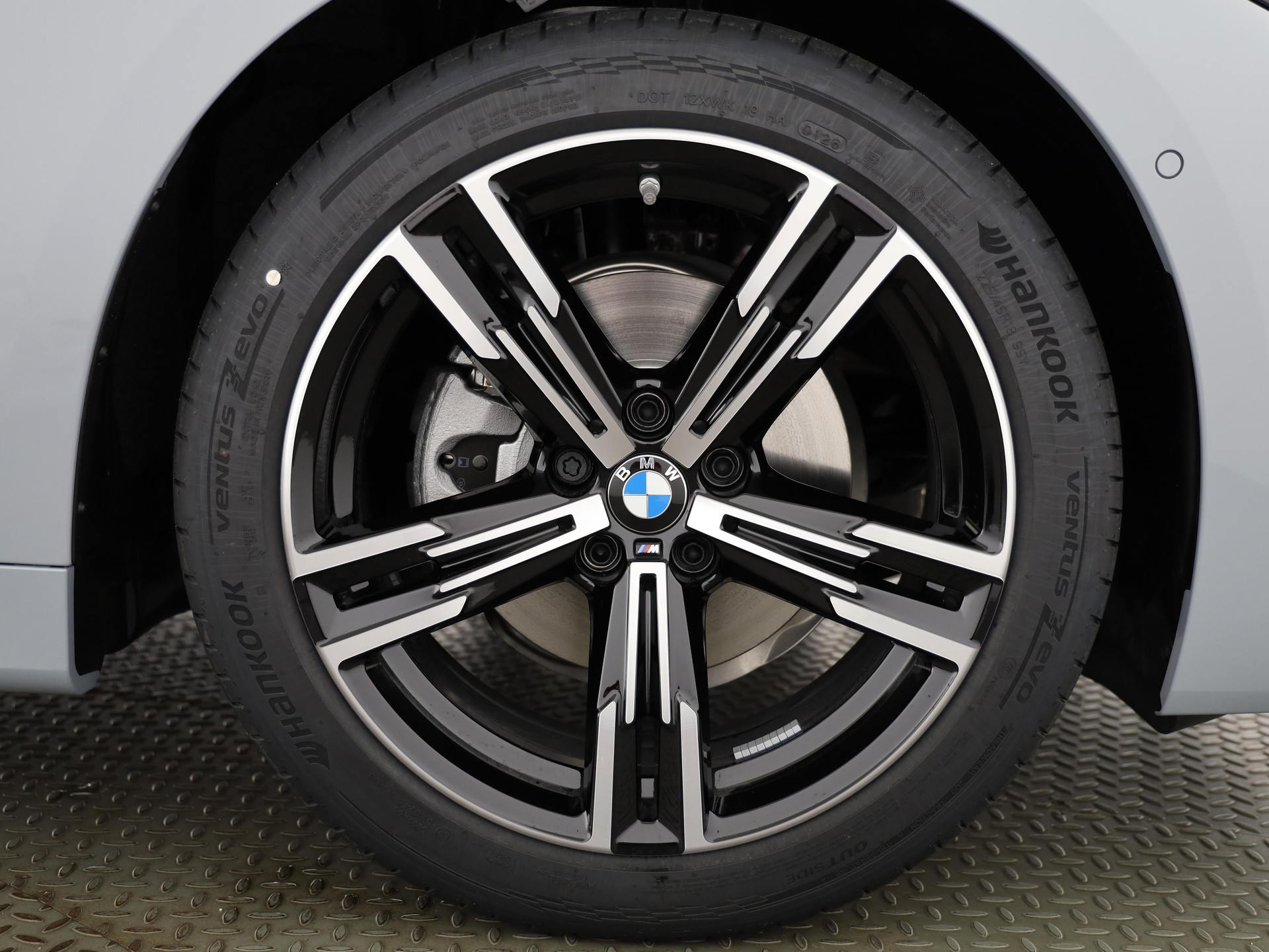BMW 420i Cabrio-image-19