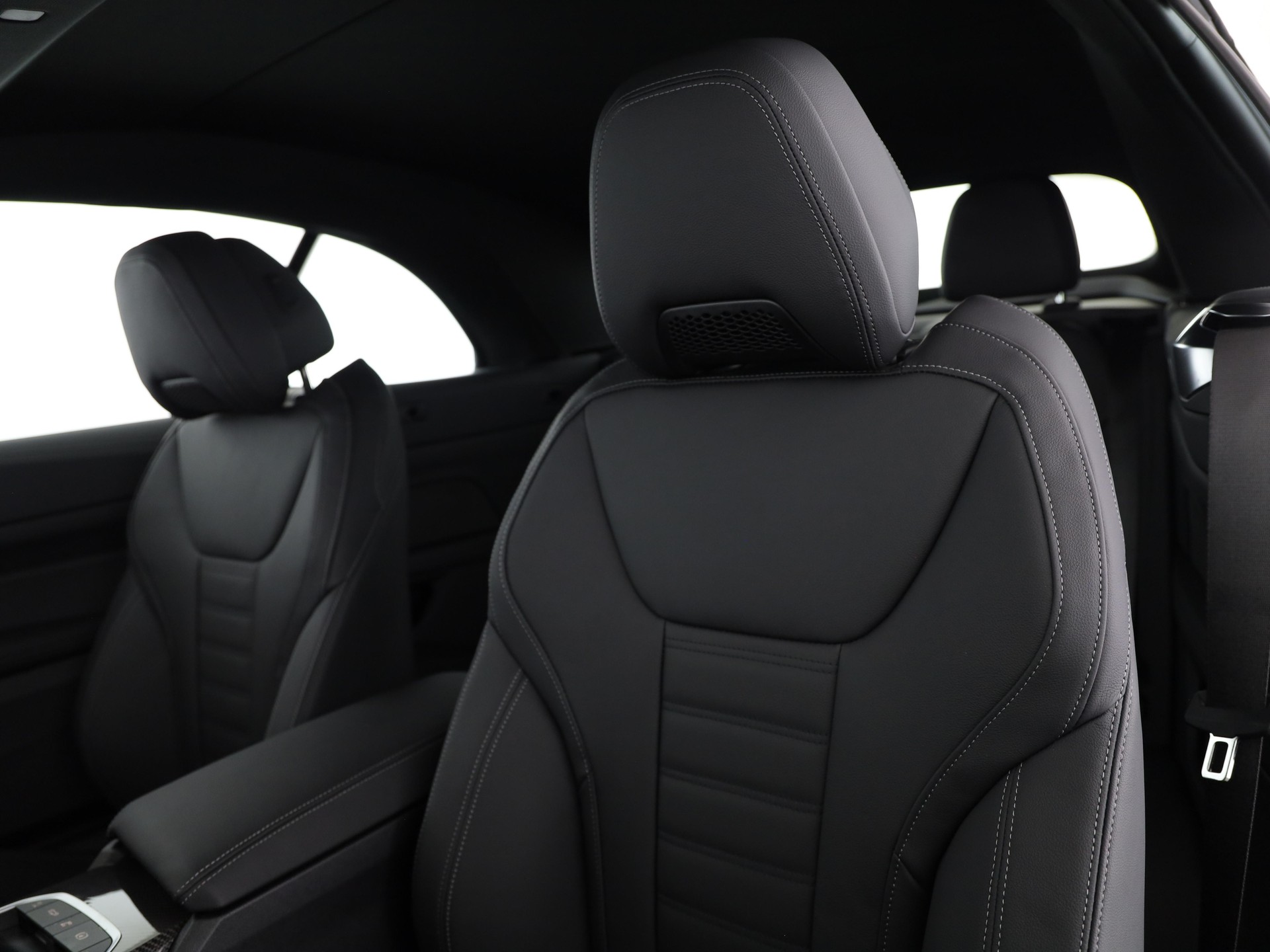 BMW 420i Cabrio-image-9