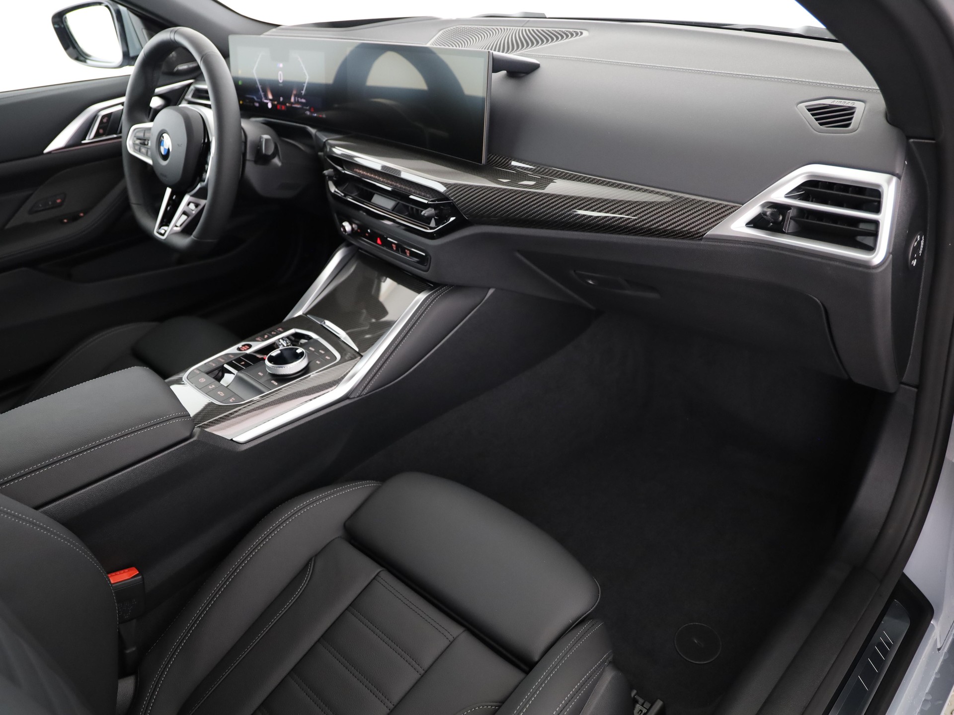 BMW 420i Cabrio-image-11