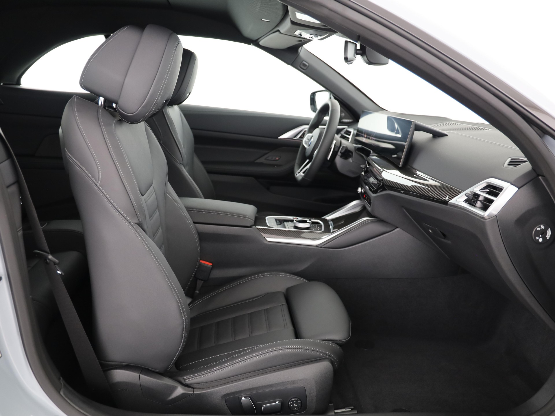 BMW 420i Cabrio-image-12