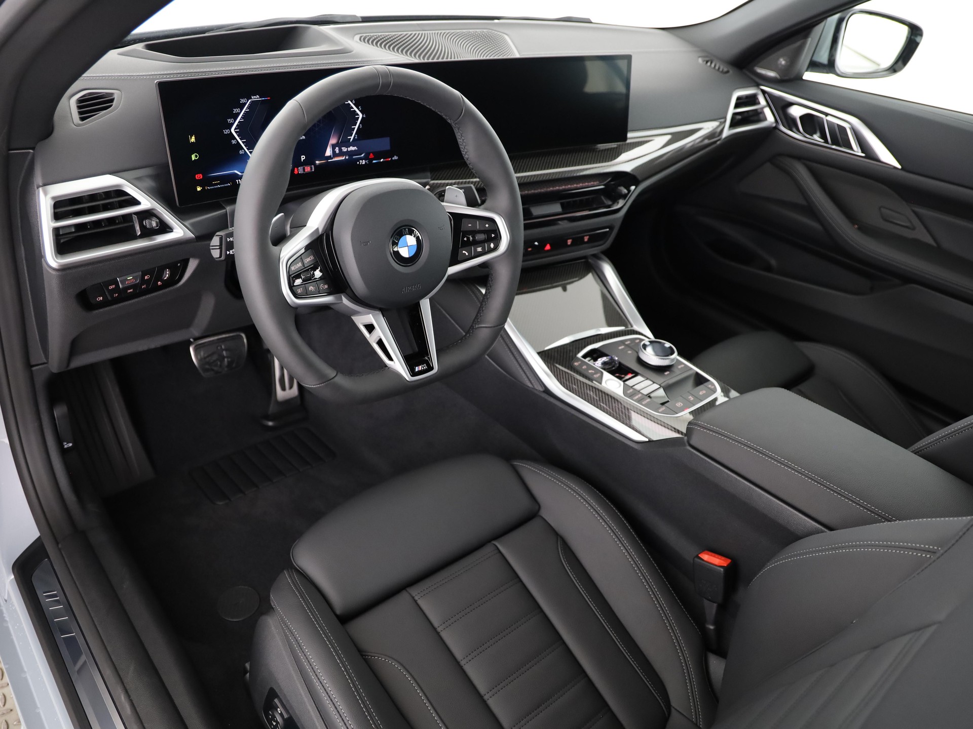 BMW 420i Cabrio-image-10