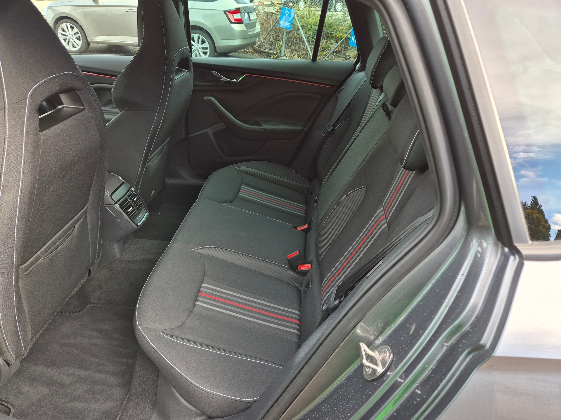 SKODA Kamiq 1.5 TSI Monte Carlo DSG-image-9