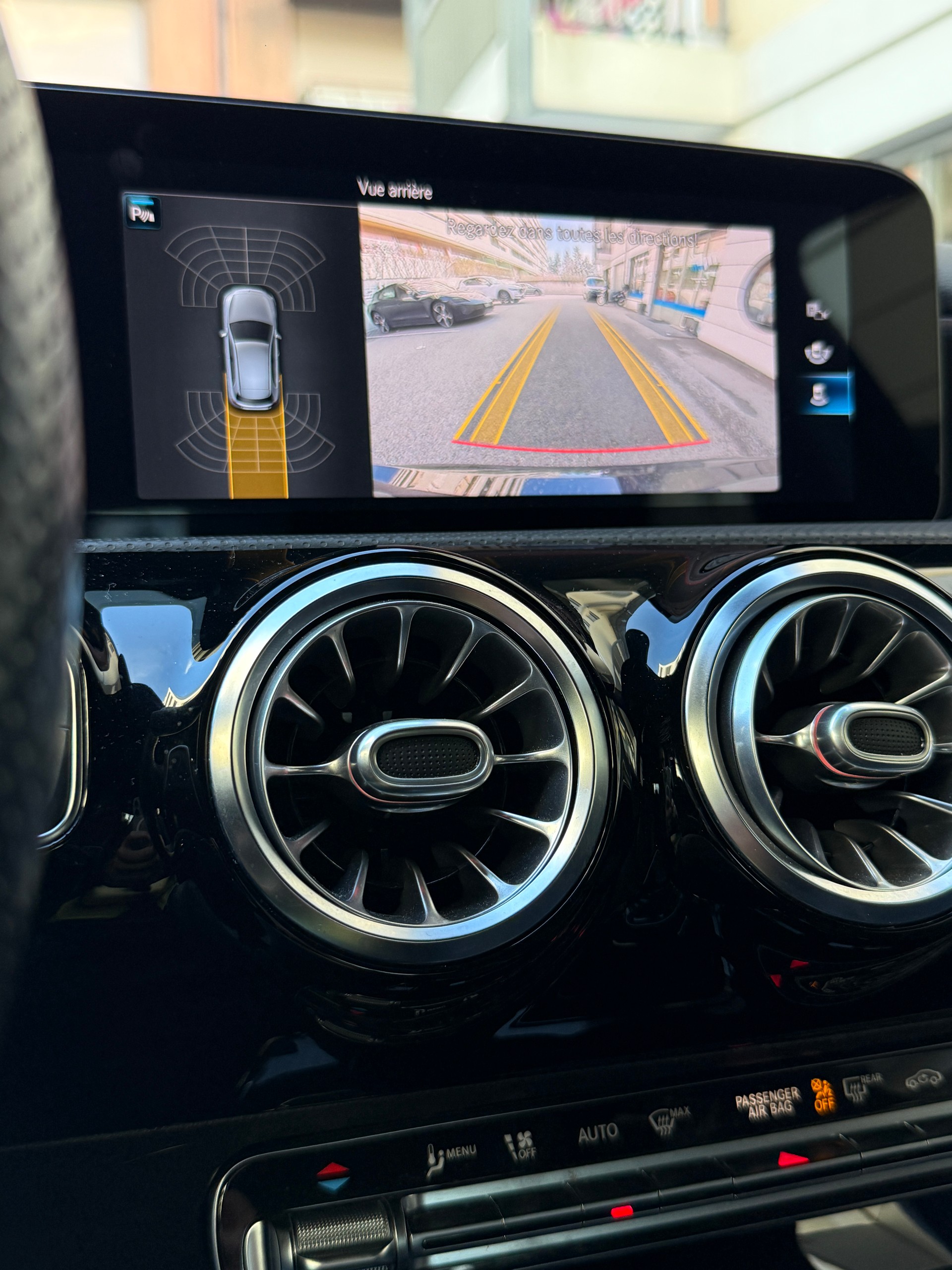 MERCEDES-BENZ A 220 AMG Line 7G-DCT 4Matic-image-11