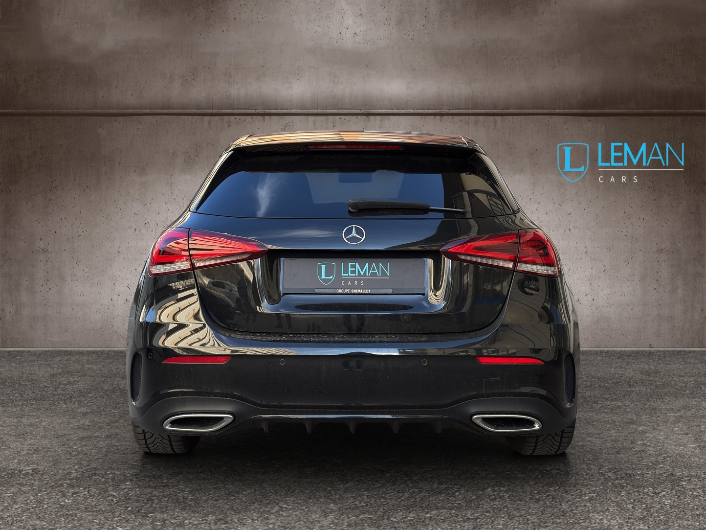 MERCEDES-BENZ A 220 AMG Line 7G-DCT 4Matic-image-4
