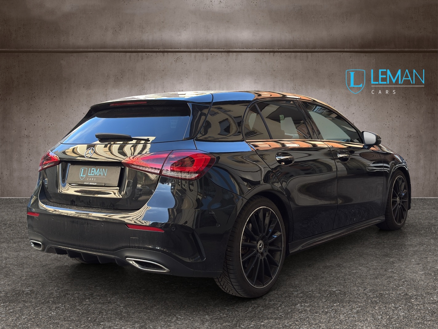 MERCEDES-BENZ A 220 AMG Line 7G-DCT 4Matic-image-3