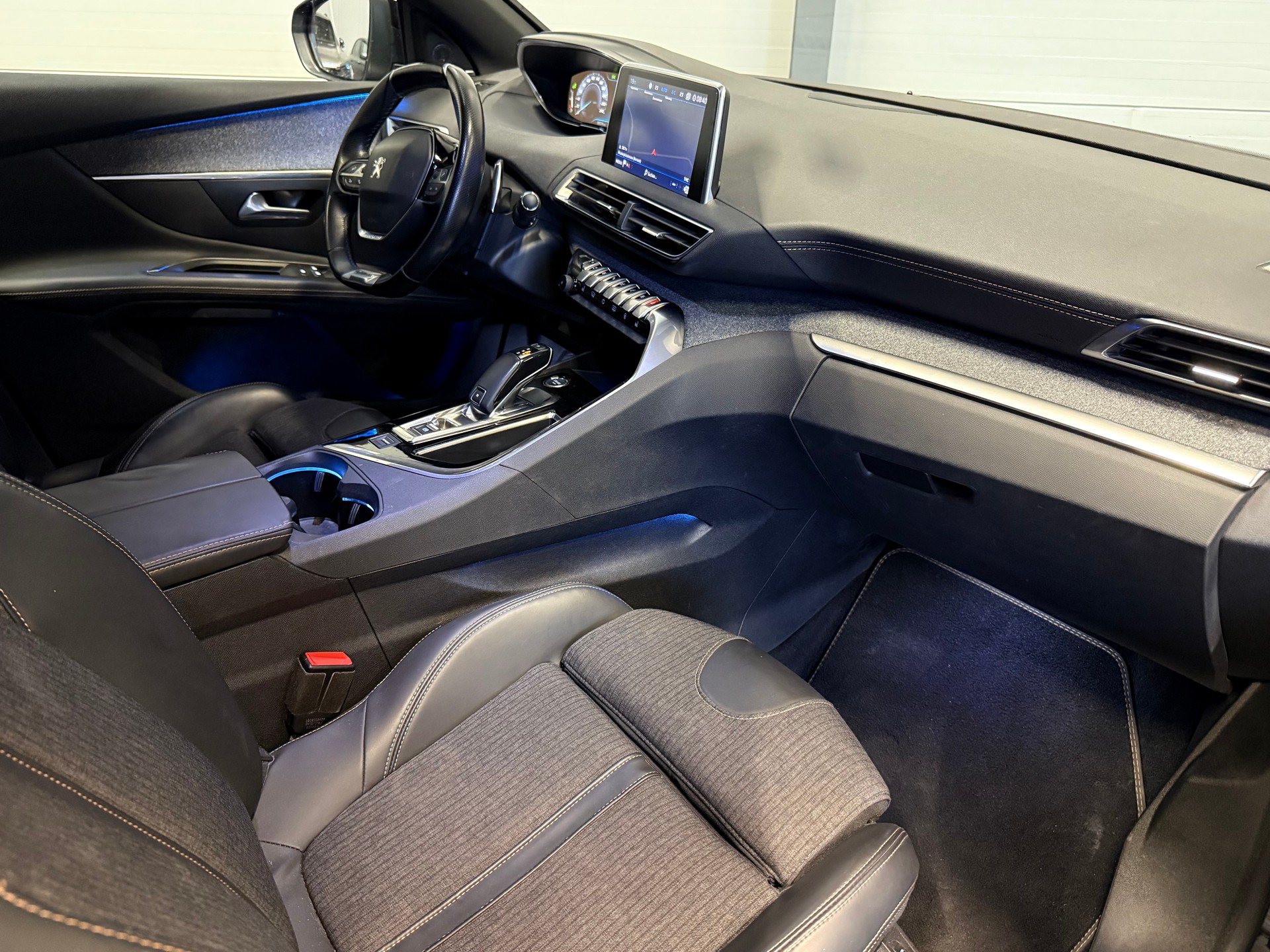 PEUGEOT 3008 1.6 THP Allure-image-7