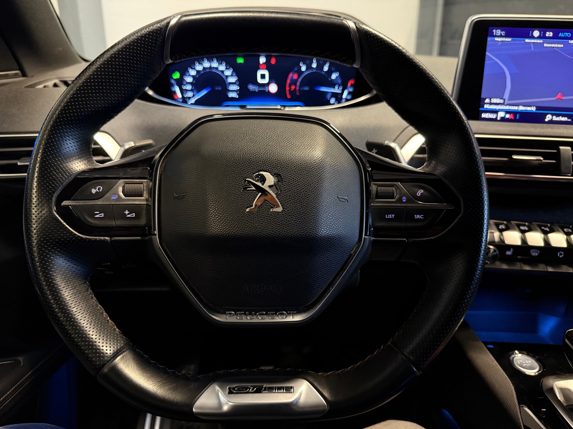 PEUGEOT 3008 1.6 THP Allure-image-14