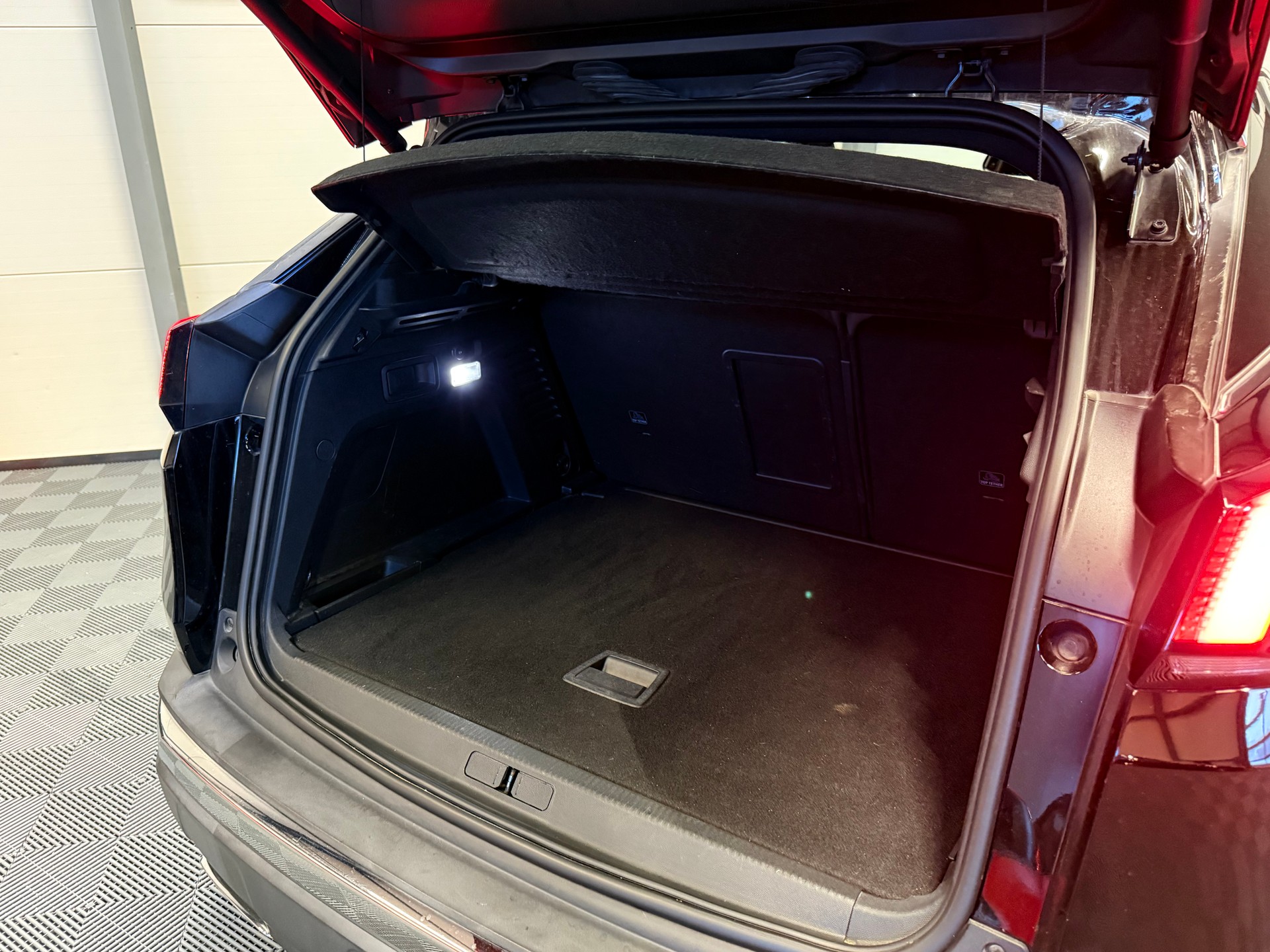 PEUGEOT 3008 1.6 THP Allure-image-12