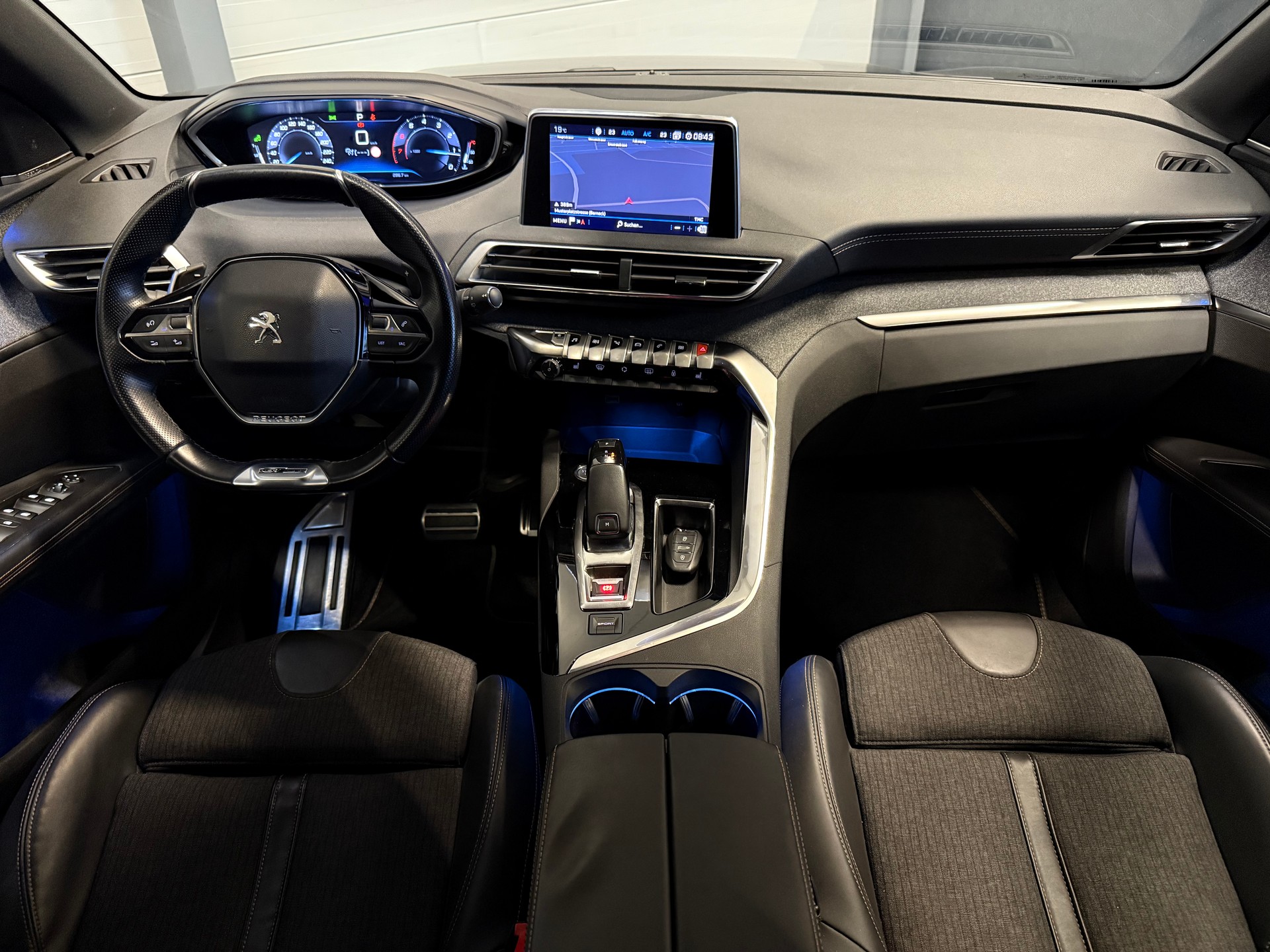 PEUGEOT 3008 1.6 THP Allure-image-10