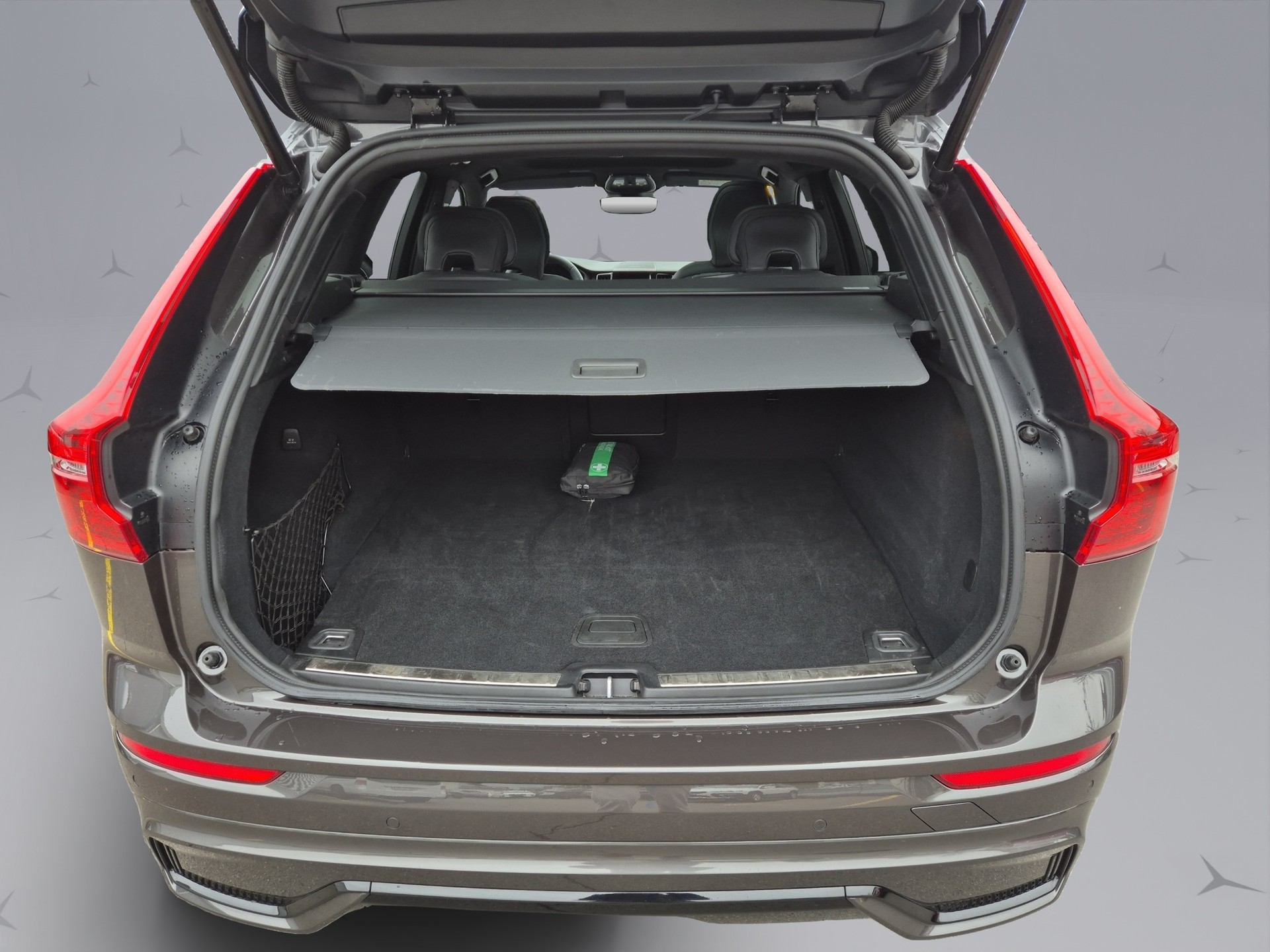 VOLVO XC60 2.0 T8 TE Plus Dark eAWD-image-17