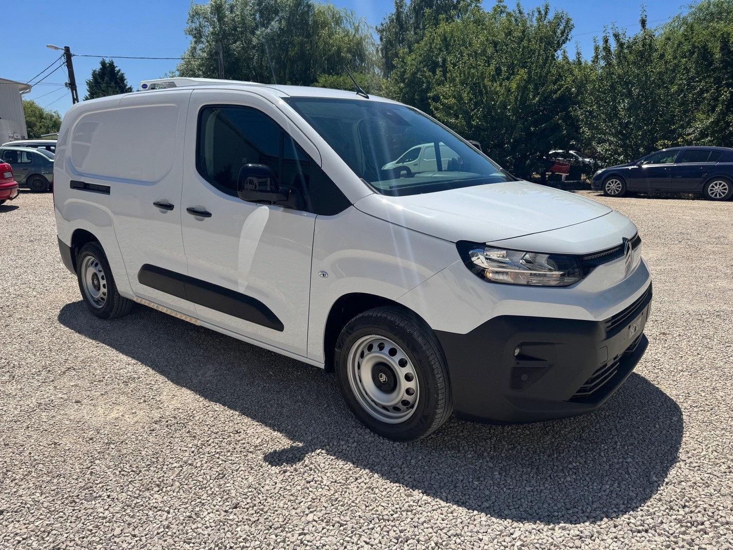 CITROEN XL 1.5 Aut.-130Ps mit Carrier Kühlausbau und Top Ausstattung.