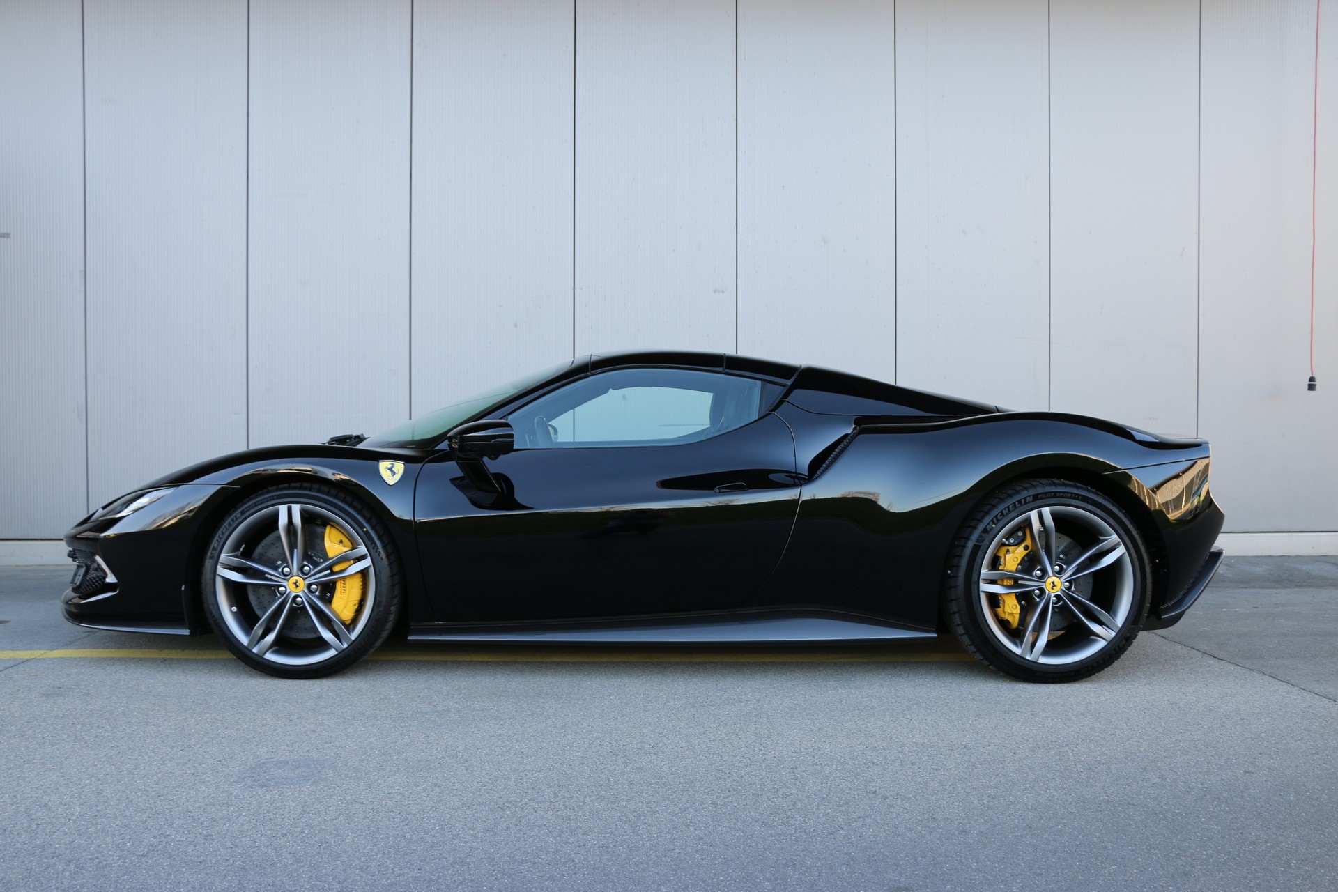 FERRARI 296 GTS Spider-image-1