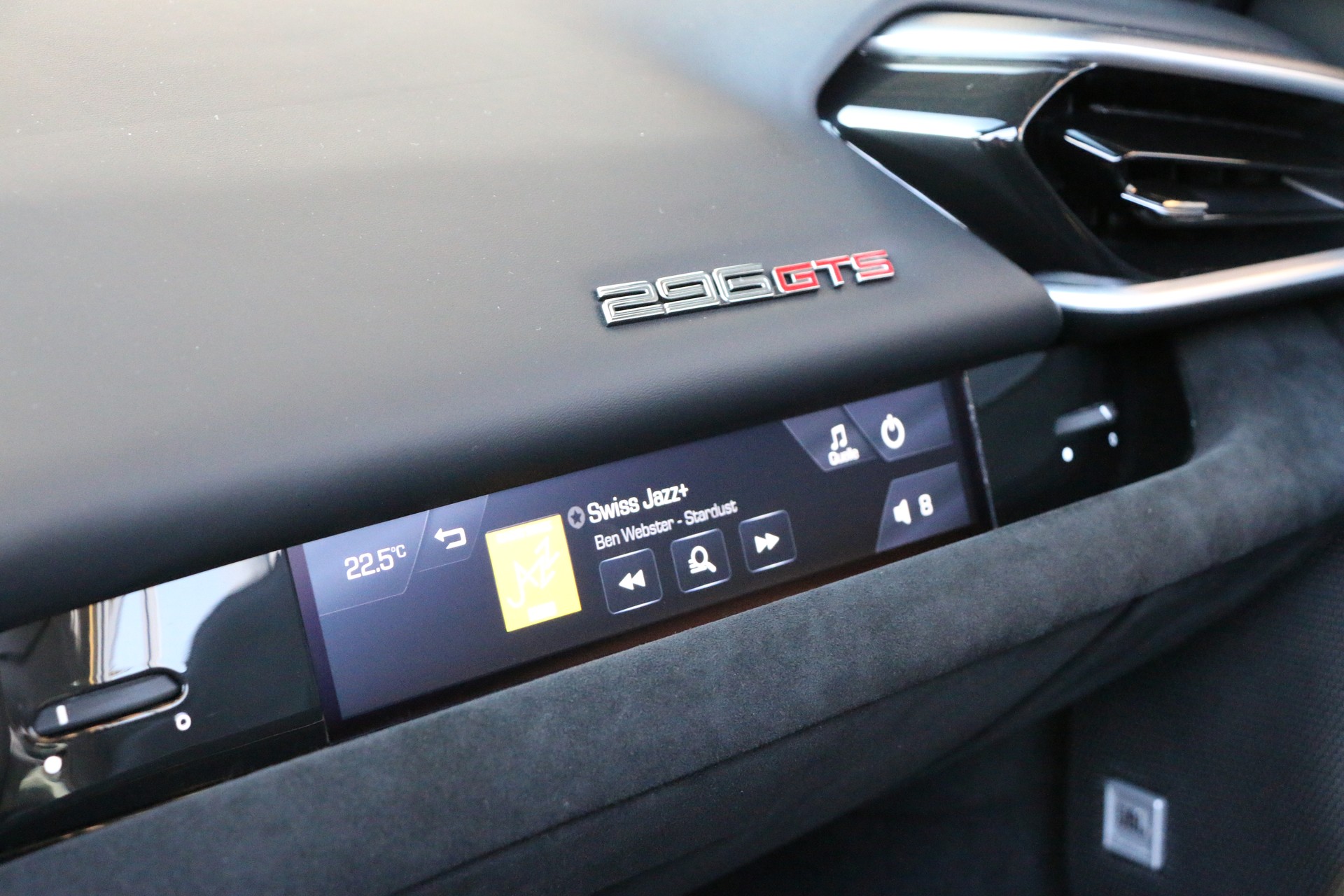 FERRARI 296 GTS Spider-image-11