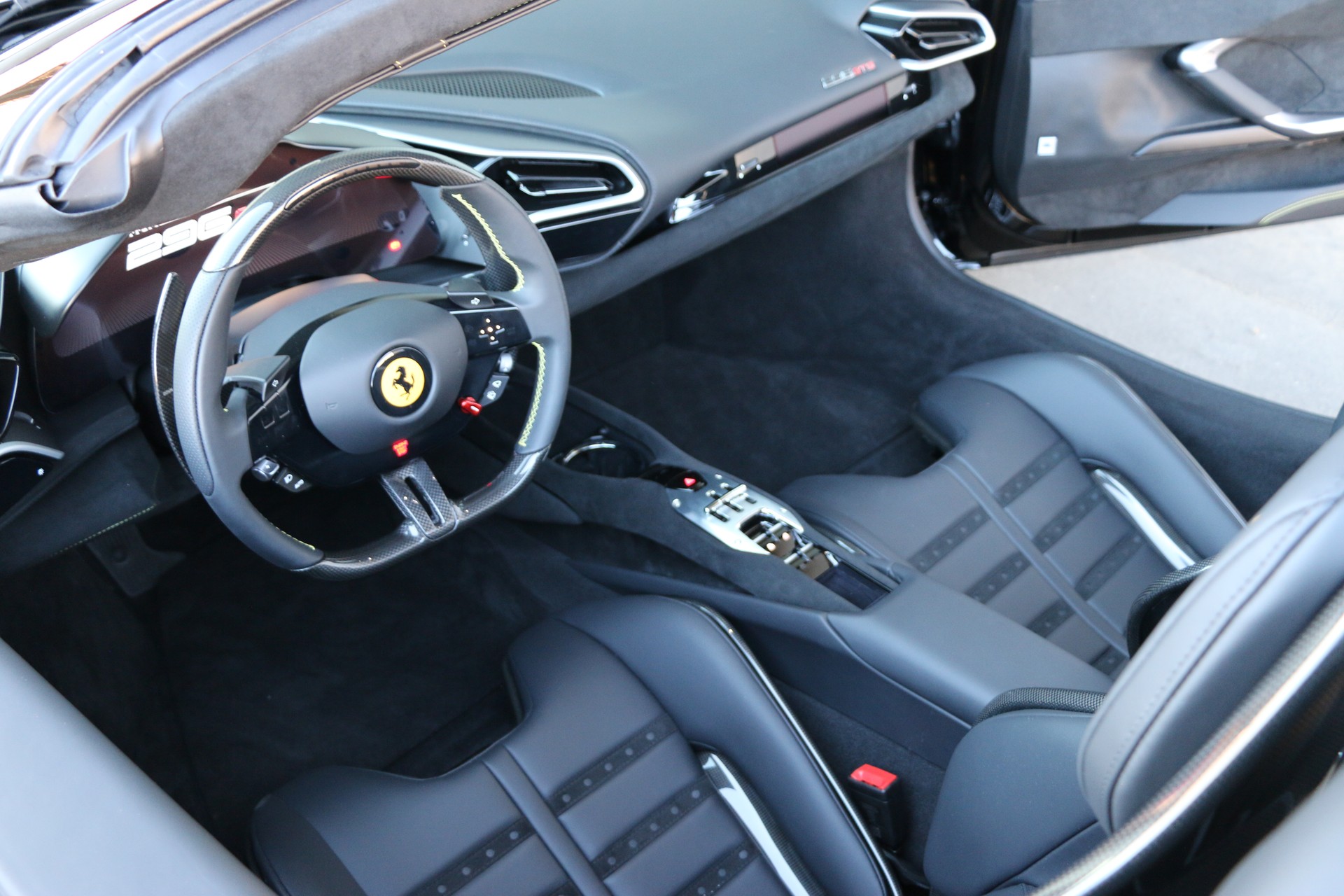 FERRARI 296 GTS Spider-image-7