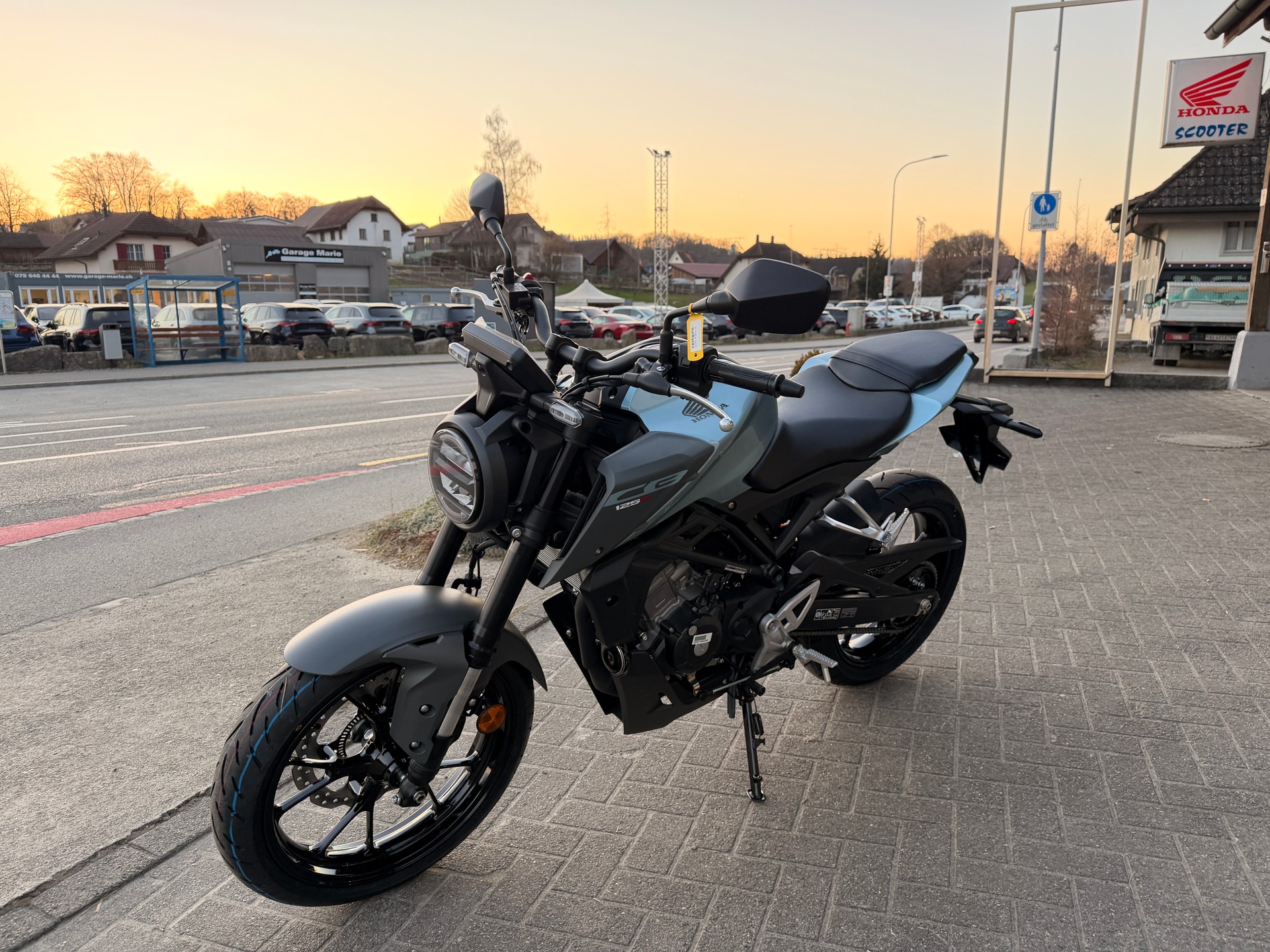 HONDA CB 125 R