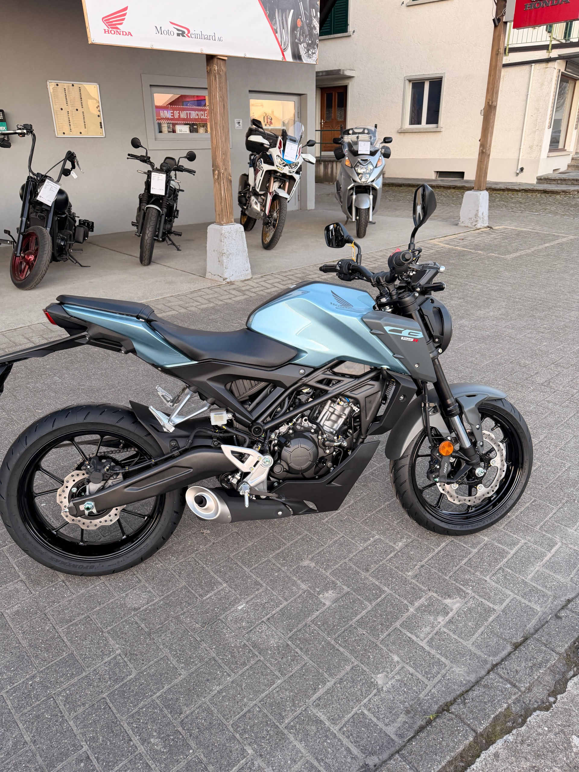 HONDA CB 125 R-showroom-element-1