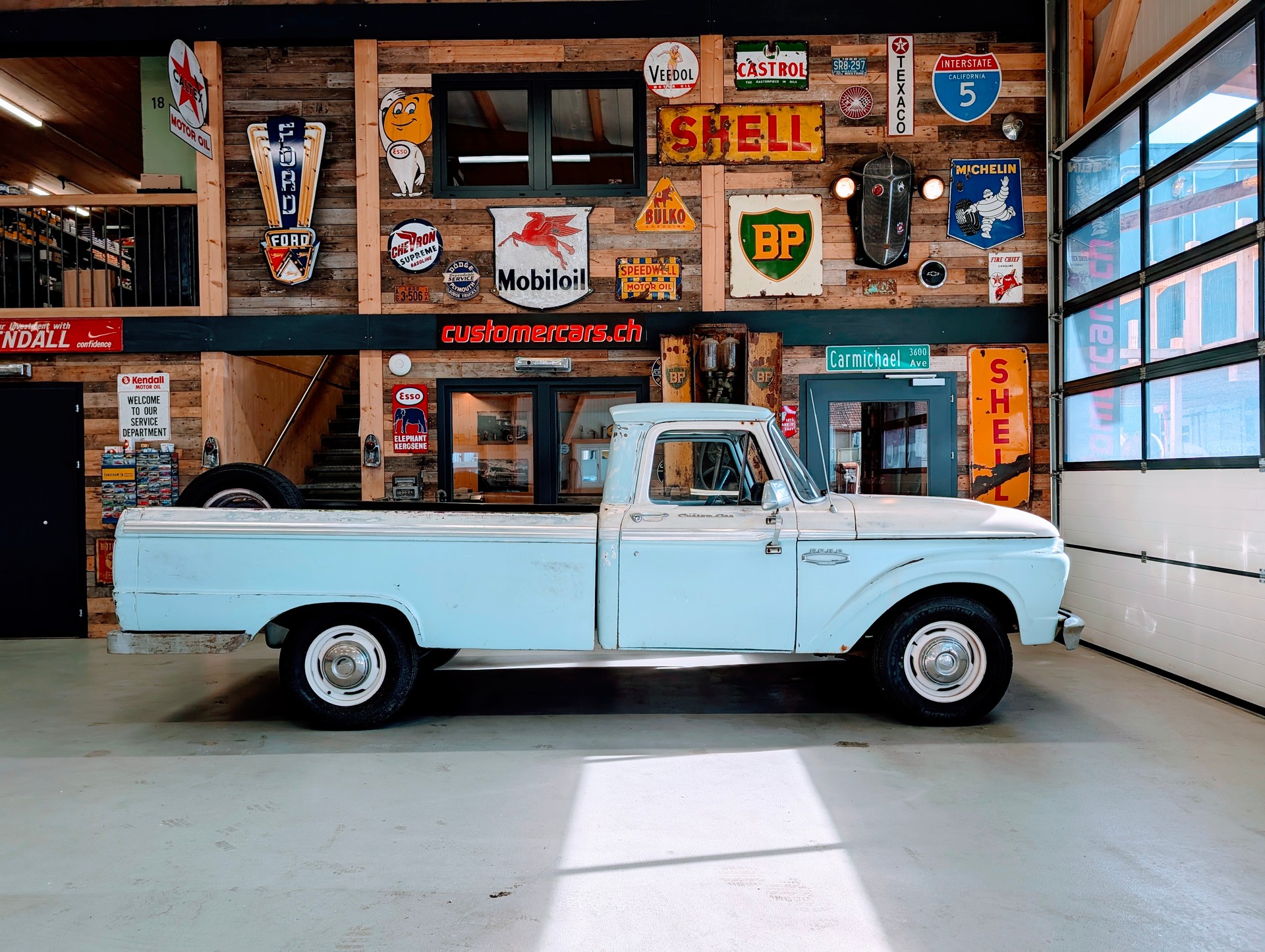 FORD F 100