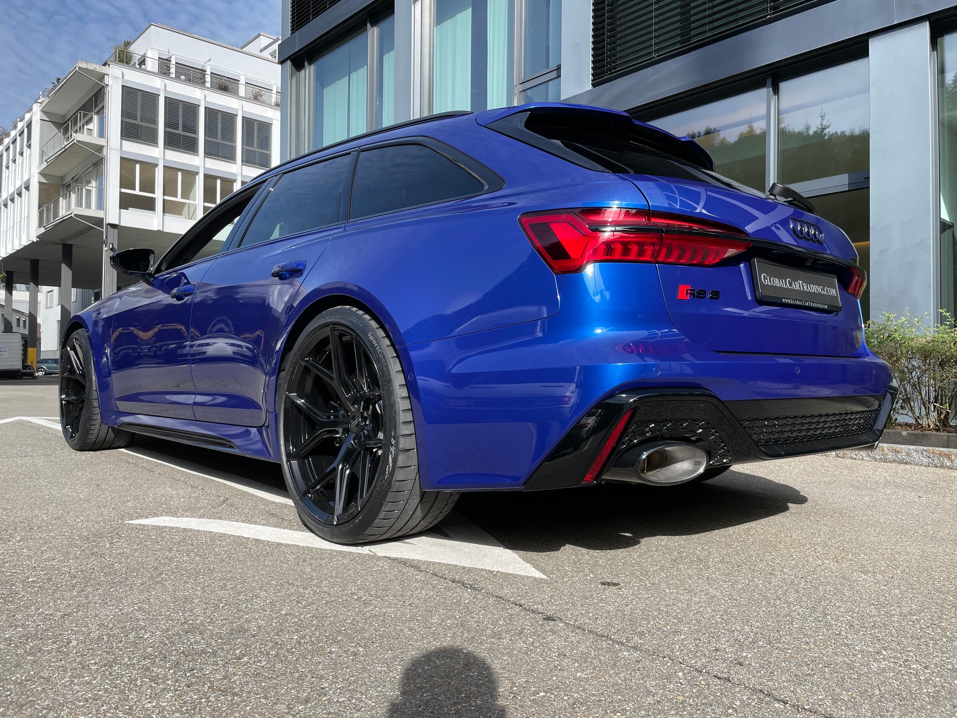AUDI RS6 Avant 4.0 TFSI V8 quattro-image-8